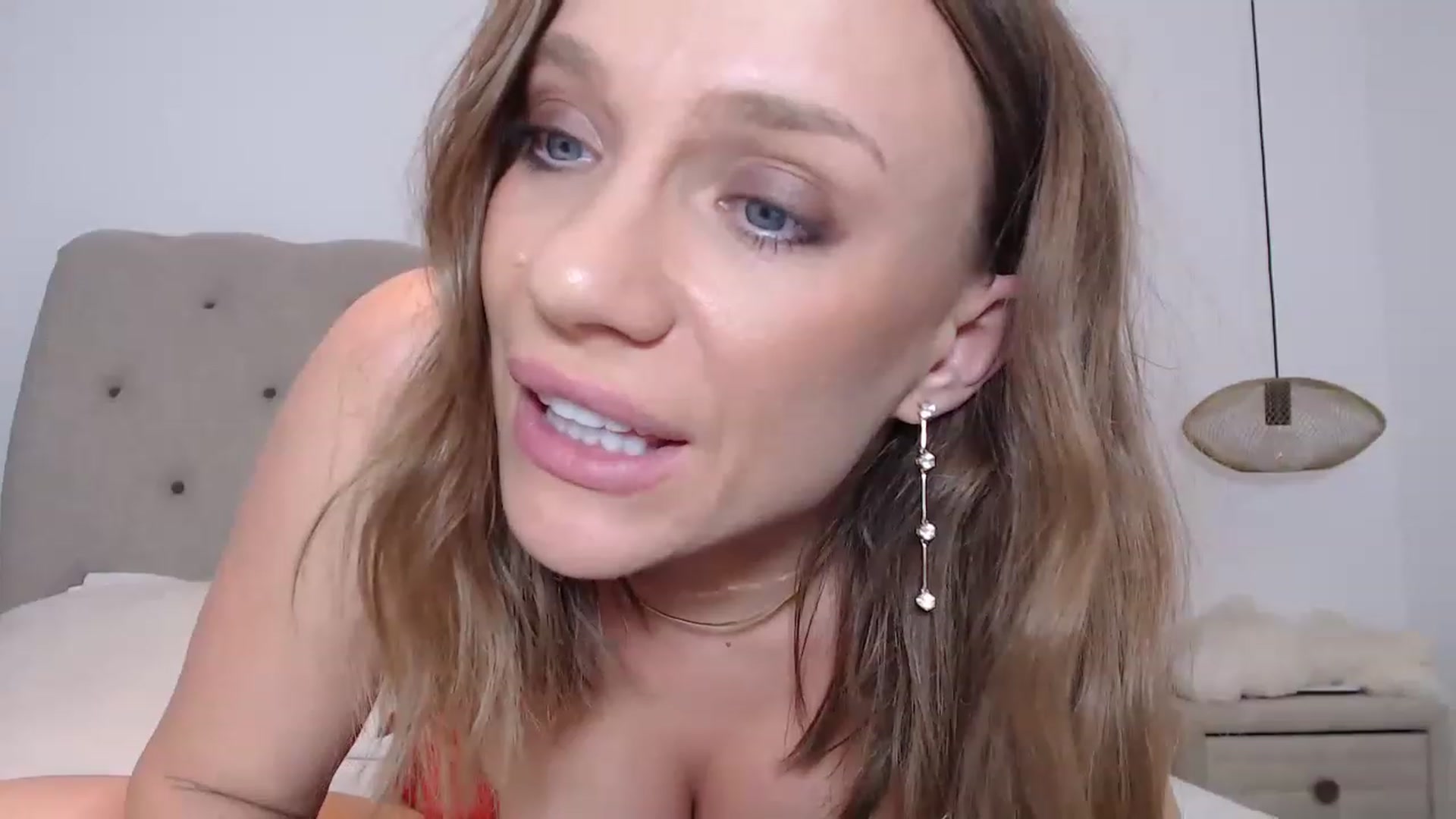 Gallery image thumbnail from call_me_em's myfreecams stream on, 06/03/2023, 20:13 image 17 of 20