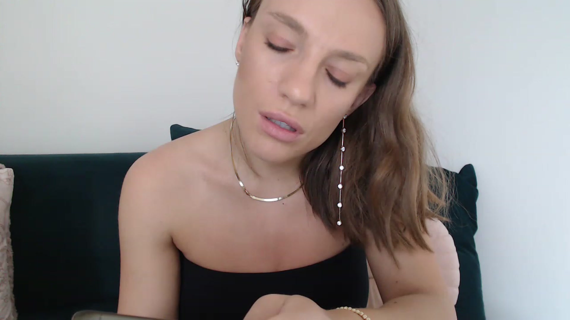 Gallery image thumbnail from call_me_em's myfreecams stream on, 06/04/2023, 09:05 image 18 of 20