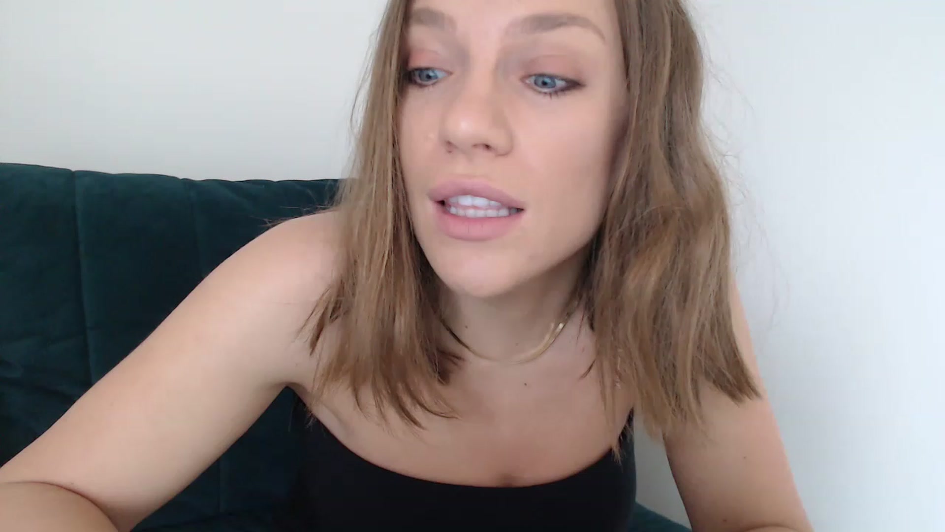 Gallery image thumbnail from call_me_em's myfreecams stream on, 06/04/2023, 09:05 image 5 of 20