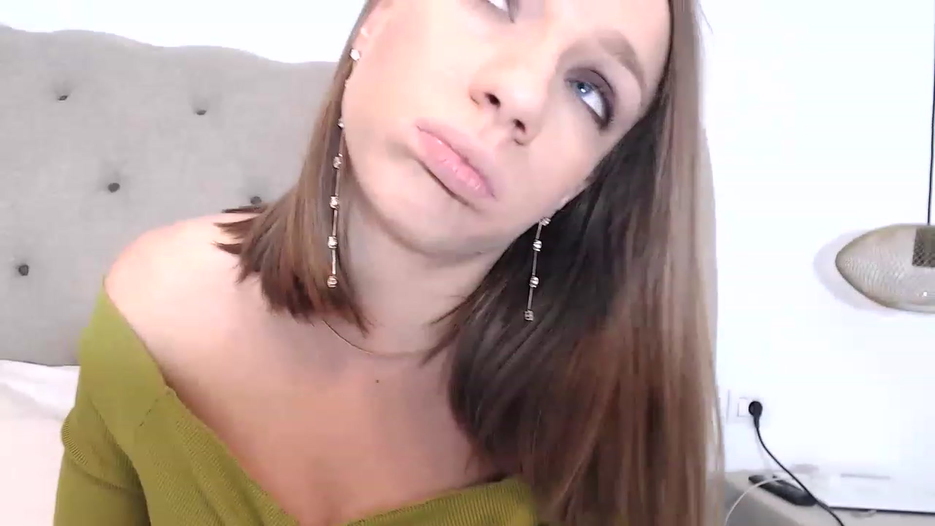 Gallery image thumbnail from call_me_em's myfreecams stream on, 06/06/2023, 18:51 image 18 of 20