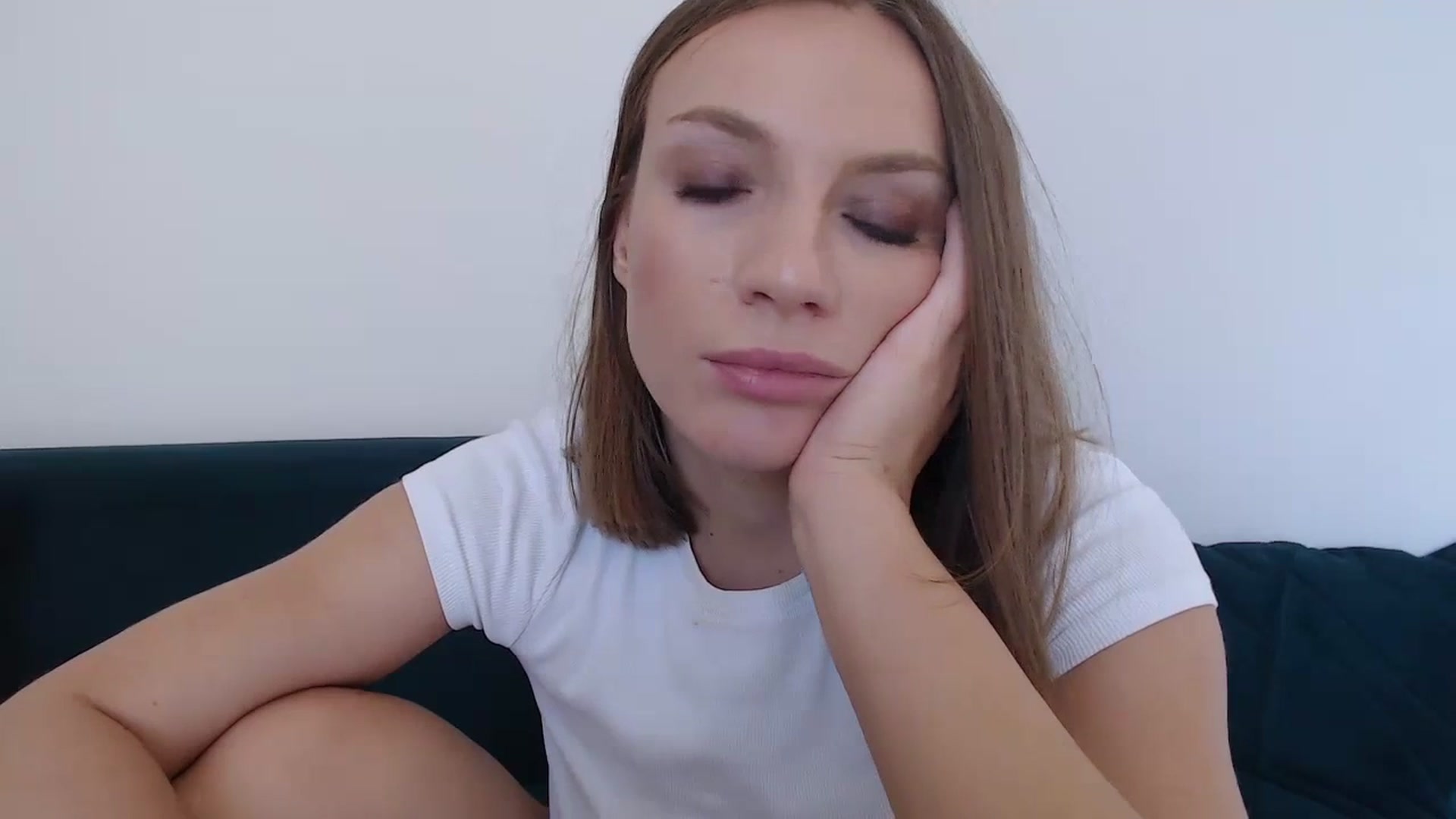 Gallery image thumbnail from call_me_em's myfreecams stream on, 06/30/2023, 09:51 image 13 of 20