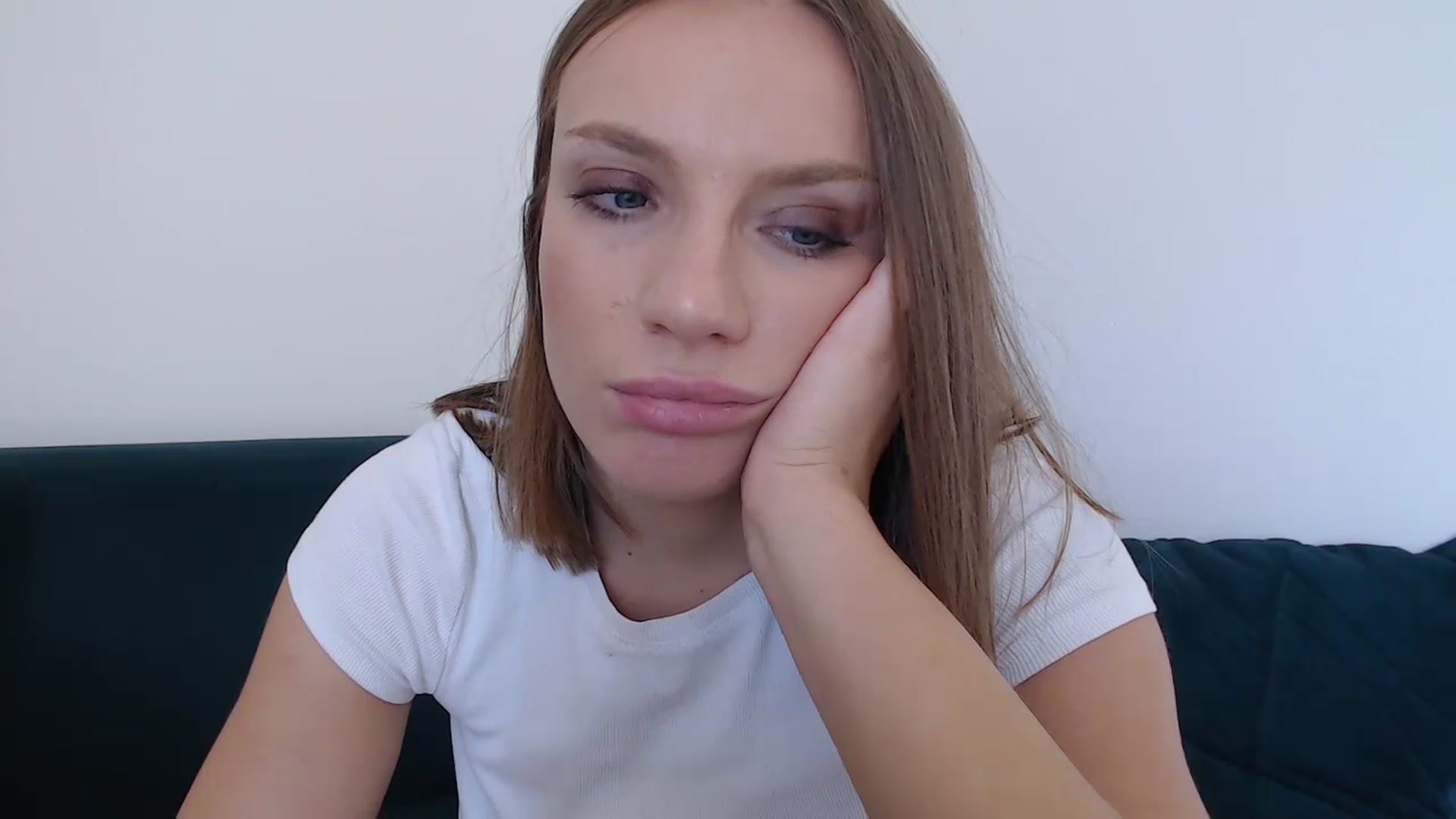 Gallery image thumbnail from call_me_em's myfreecams stream on, 06/30/2023, 09:51 image 10 of 20