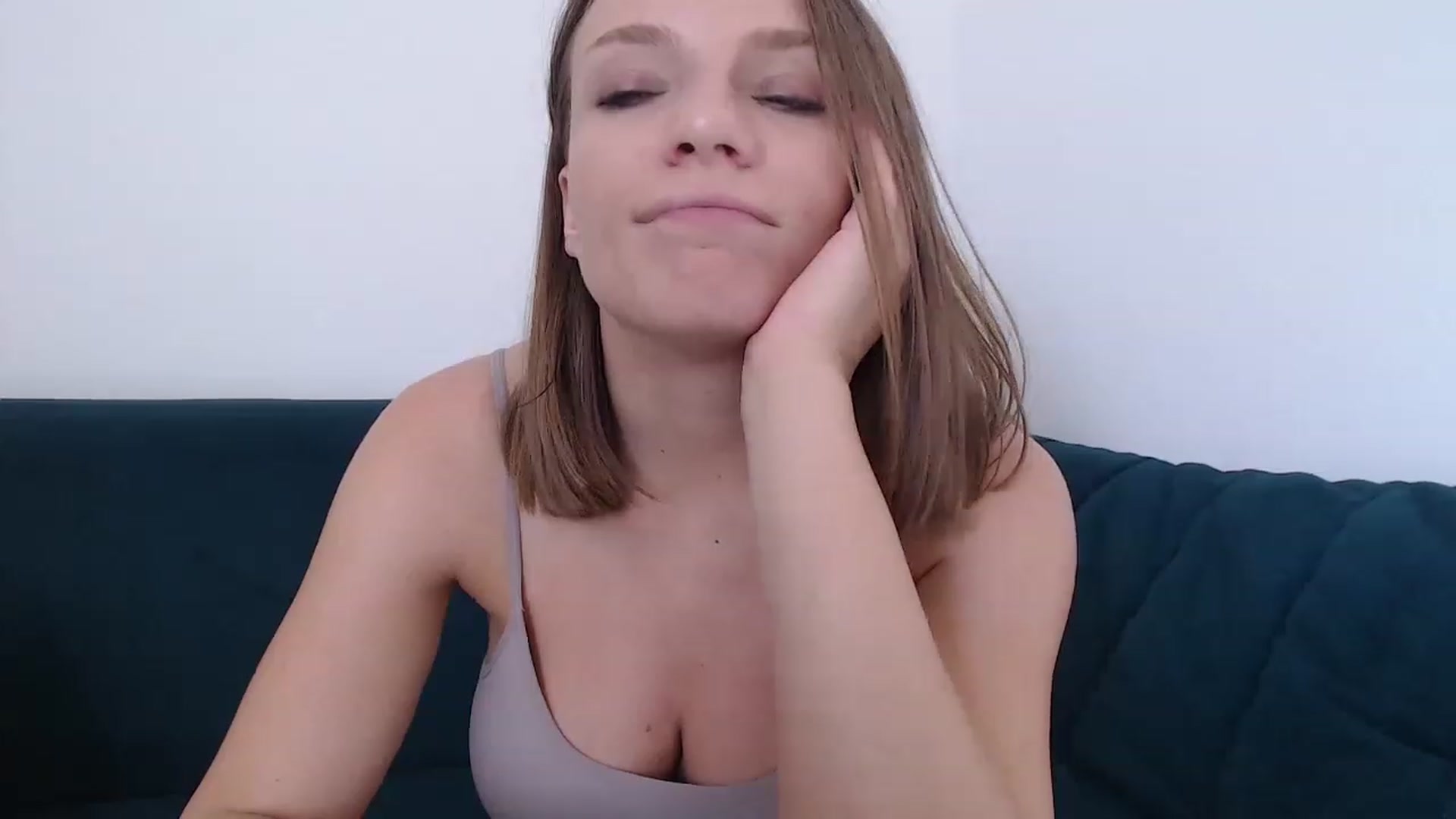Gallery image thumbnail from call_me_em's myfreecams stream on, 07/06/2023, 10:57 image 13 of 20