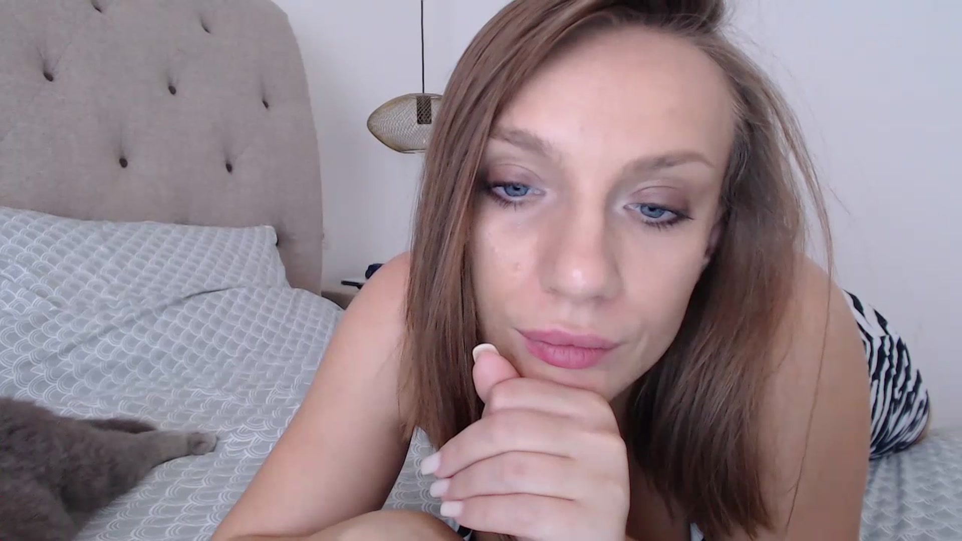 Gallery image thumbnail from call_me_em's myfreecams stream on, 07/19/2023, 10:11 image 8 of 20