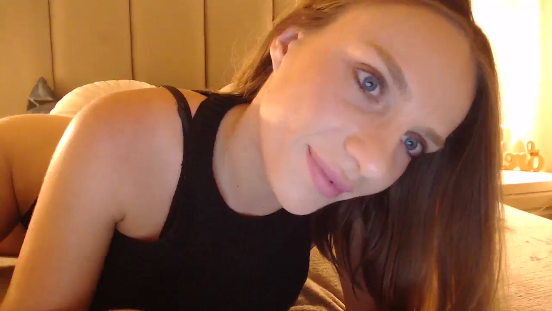 Gallery image thumbnail from call_me_em's myfreecams stream on, 07/31/2023, 20:27 image 2 of 20