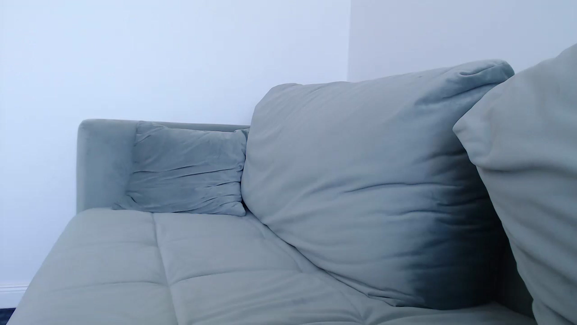 Gallery image thumbnail from call_me_em's myfreecams stream on, 08/01/2023, 09:26 image 8 of 20
