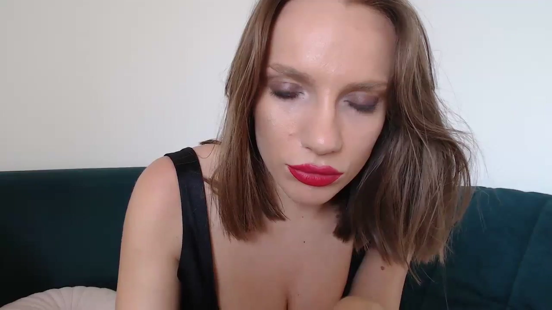Gallery image thumbnail from call_me_em's myfreecams stream on, 08/03/2023, 07:06 image 12 of 20
