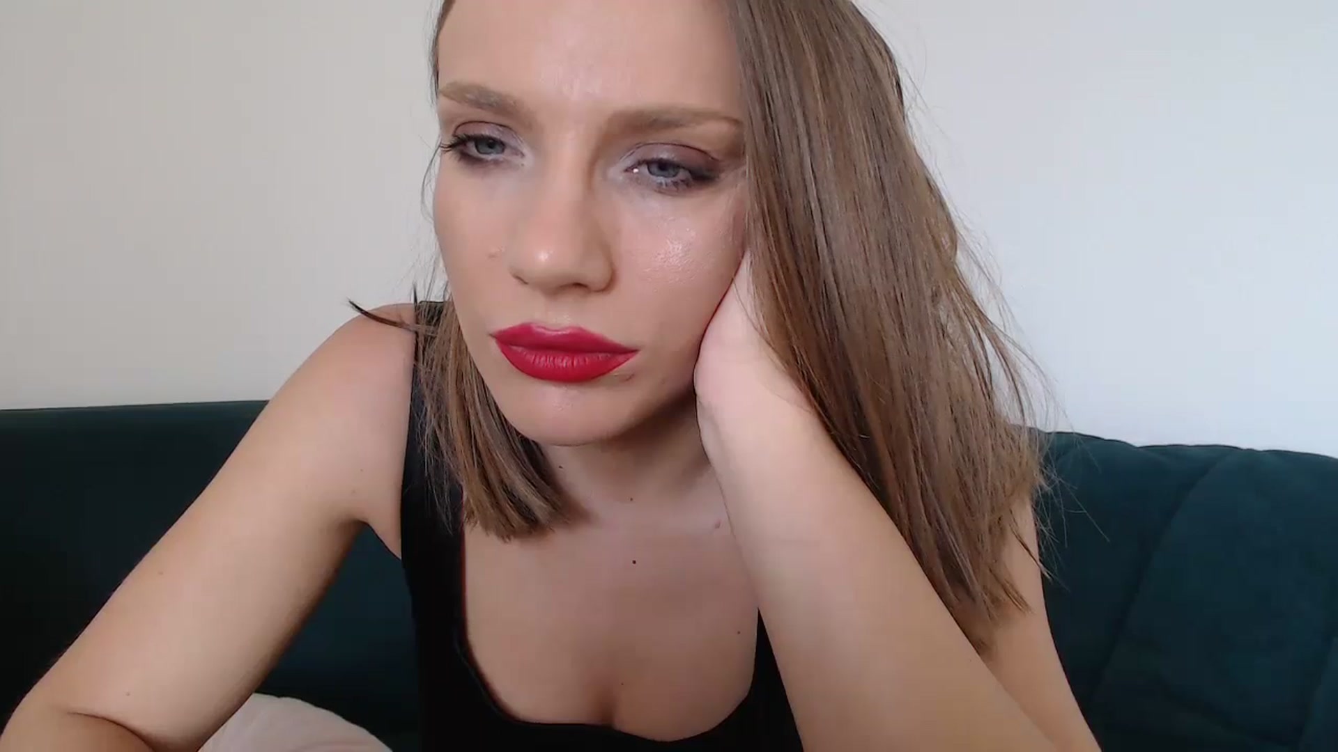 Gallery image thumbnail from call_me_em's myfreecams stream on, 08/03/2023, 07:06 image 5 of 20