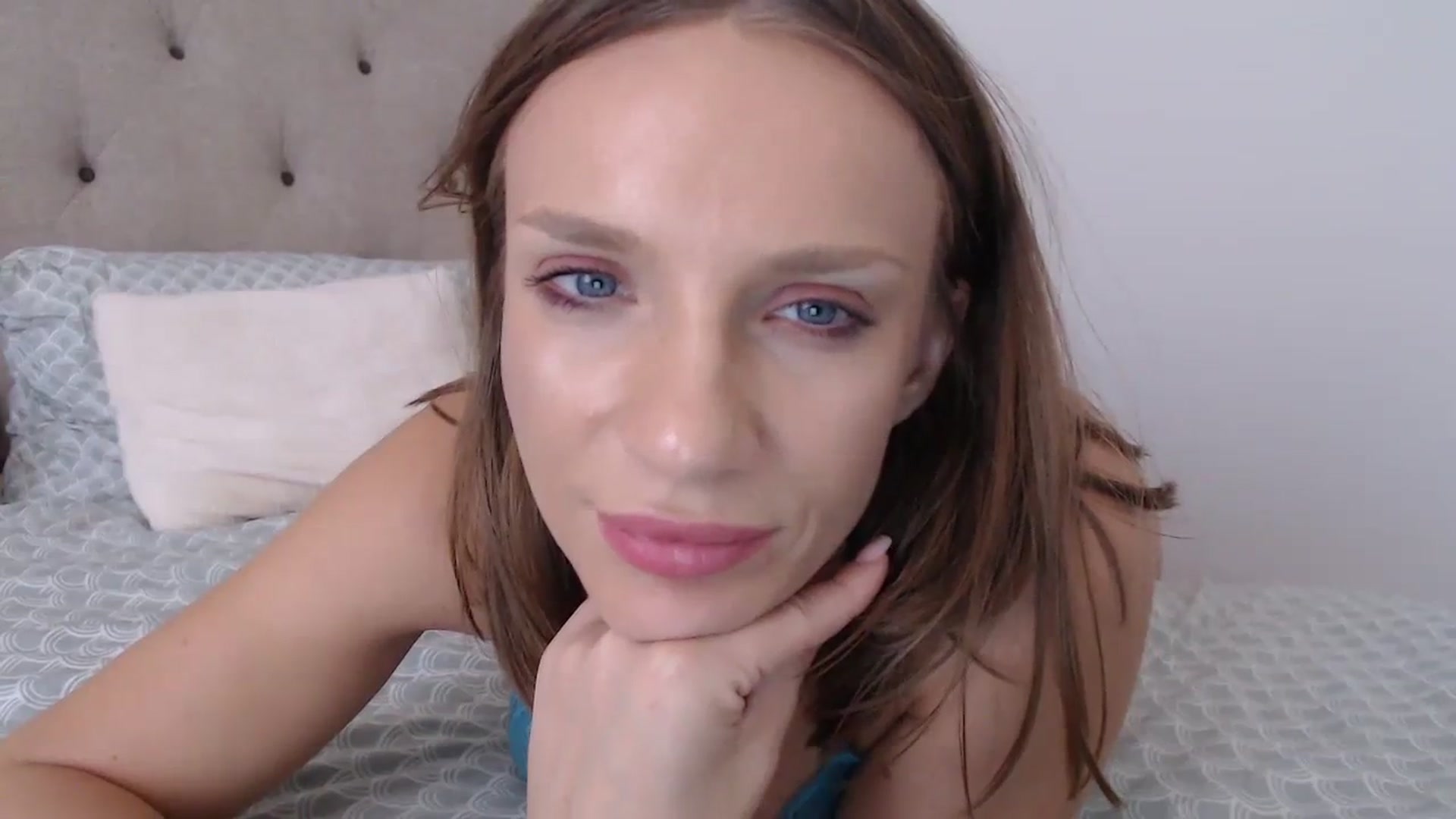 Gallery image thumbnail from call_me_em's myfreecams stream on, 08/05/2023, 11:50 image 14 of 20