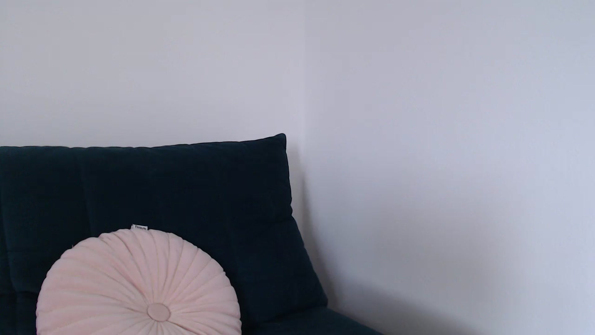 Gallery image thumbnail from call_me_em's myfreecams stream on, 08/06/2023, 07:38 image 7 of 20