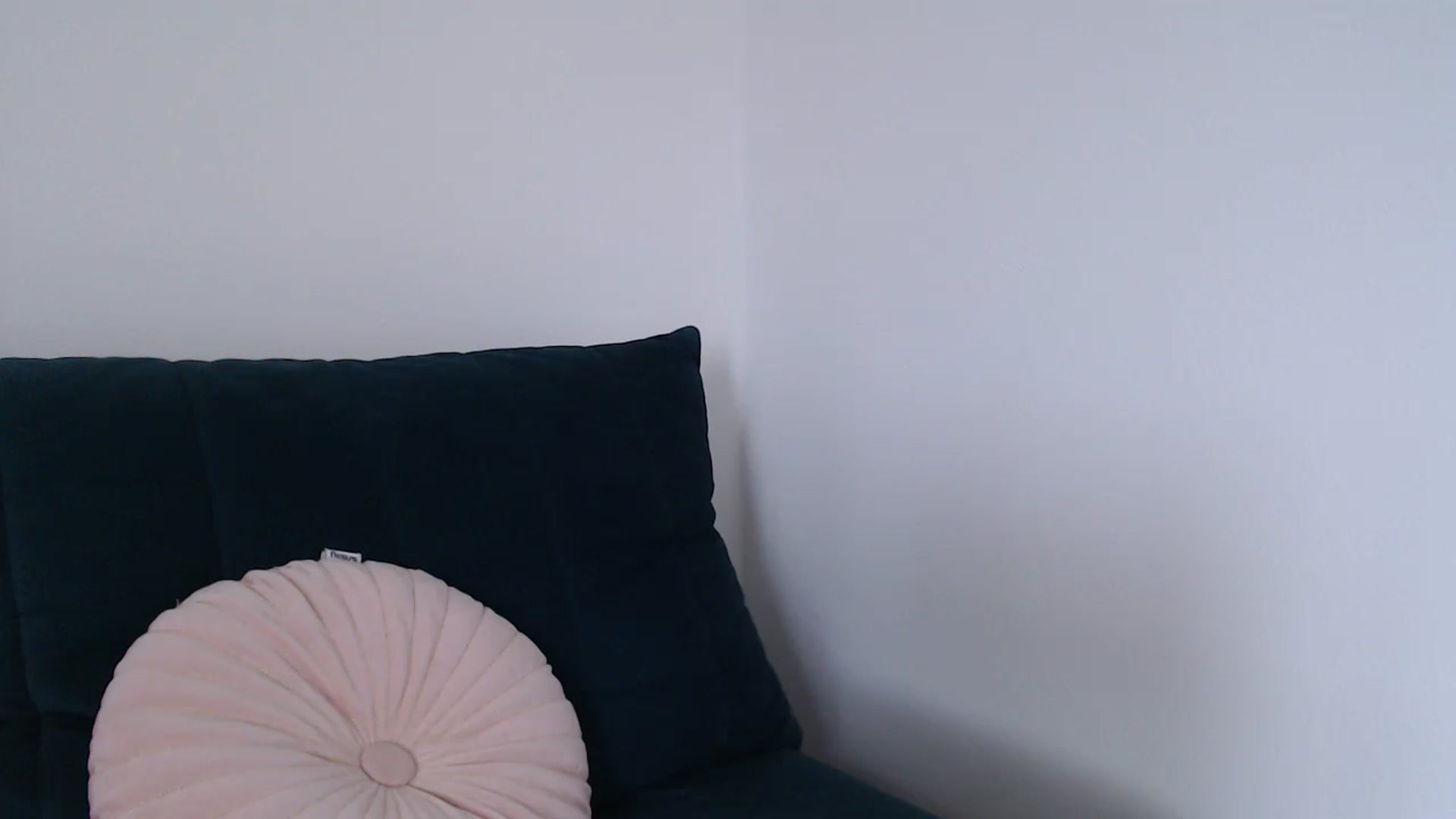 Gallery image thumbnail from call_me_em's myfreecams stream on, 08/06/2023, 07:38 image 6 of 20