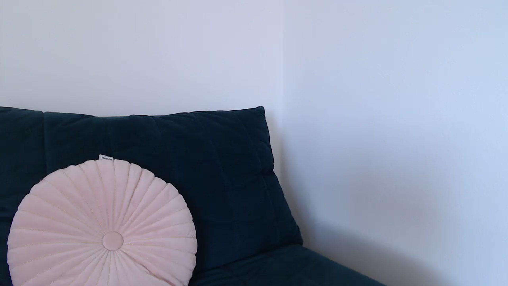 Gallery image thumbnail from call_me_em's myfreecams stream on, 08/11/2023, 08:15 image 5 of 20