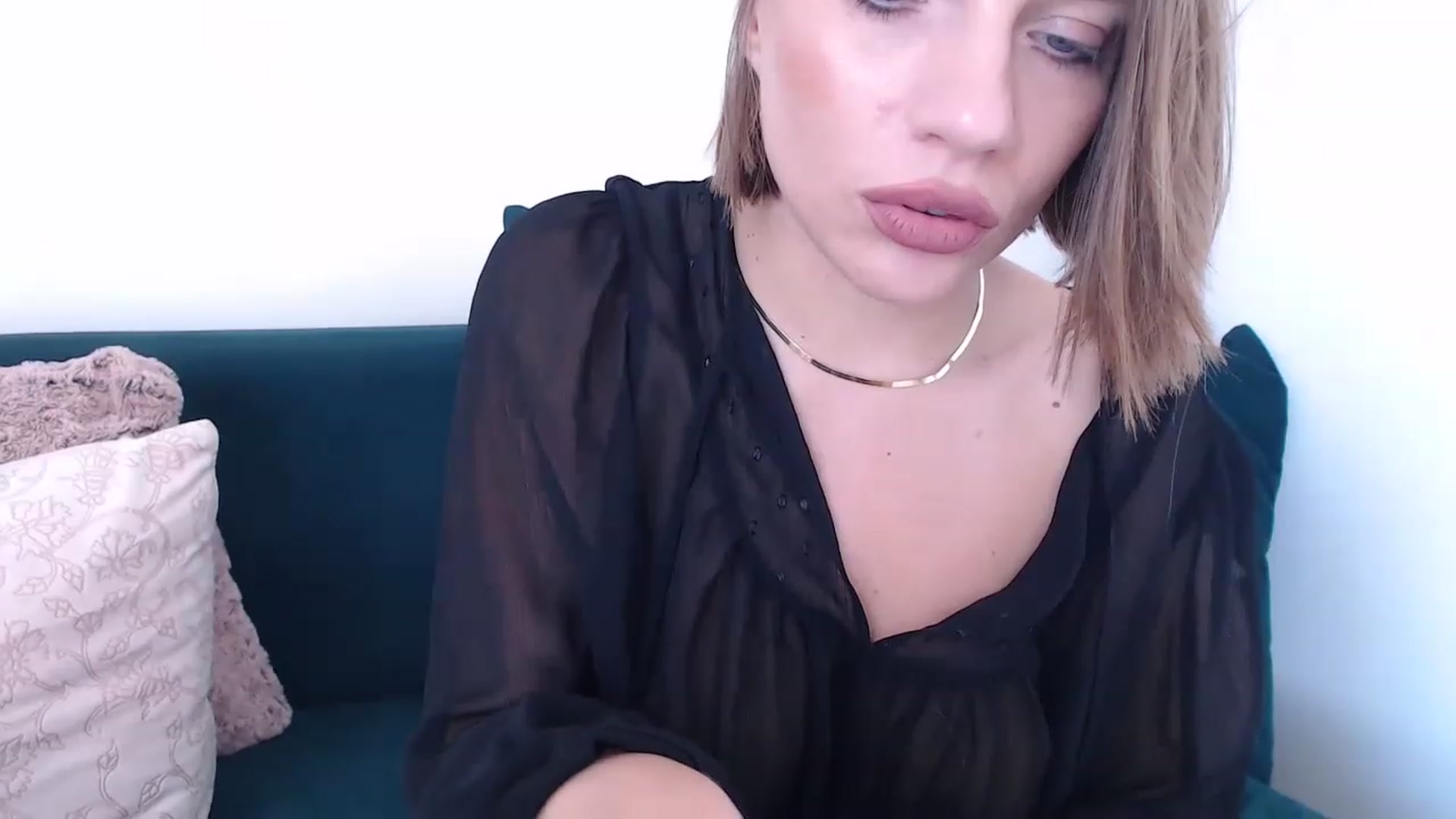 Gallery image thumbnail from call_me_em's myfreecams stream on, 08/14/2023, 08:30 image 15 of 20