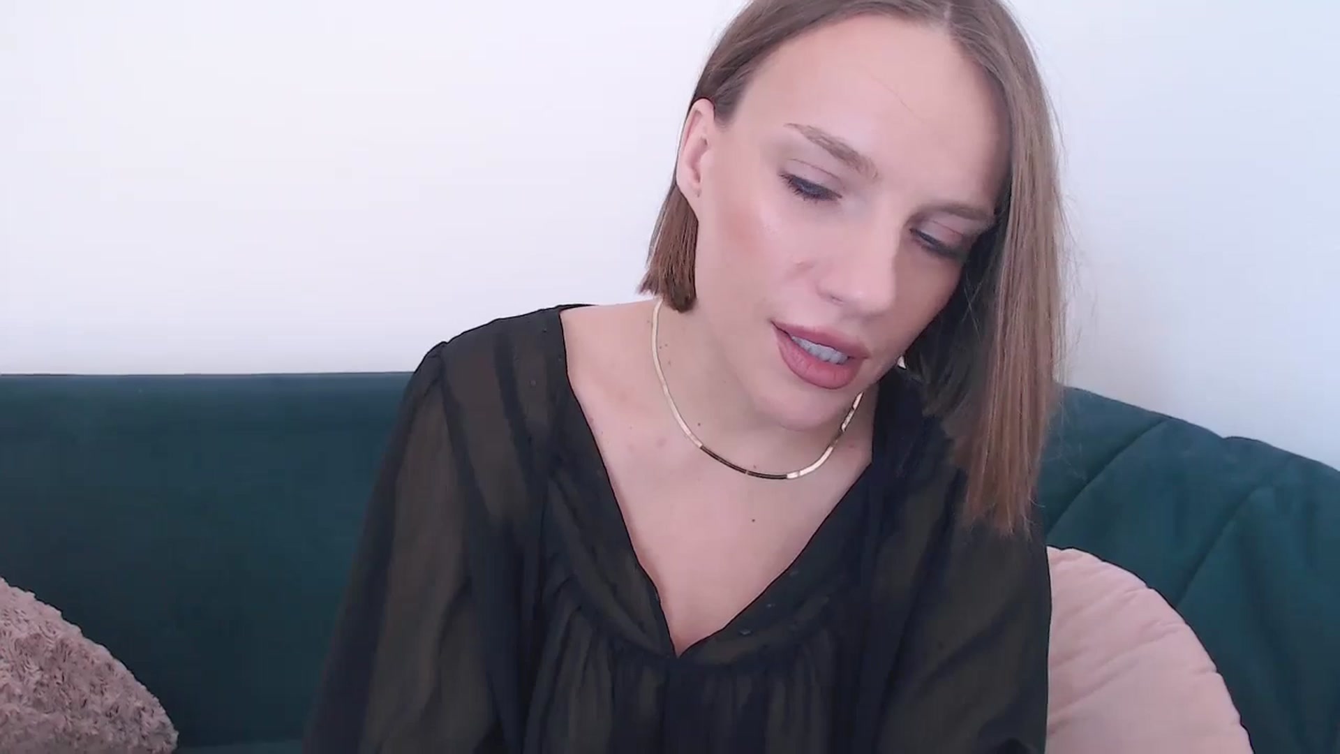 Gallery image thumbnail from call_me_em's myfreecams stream on, 08/14/2023, 10:11 image 9 of 20