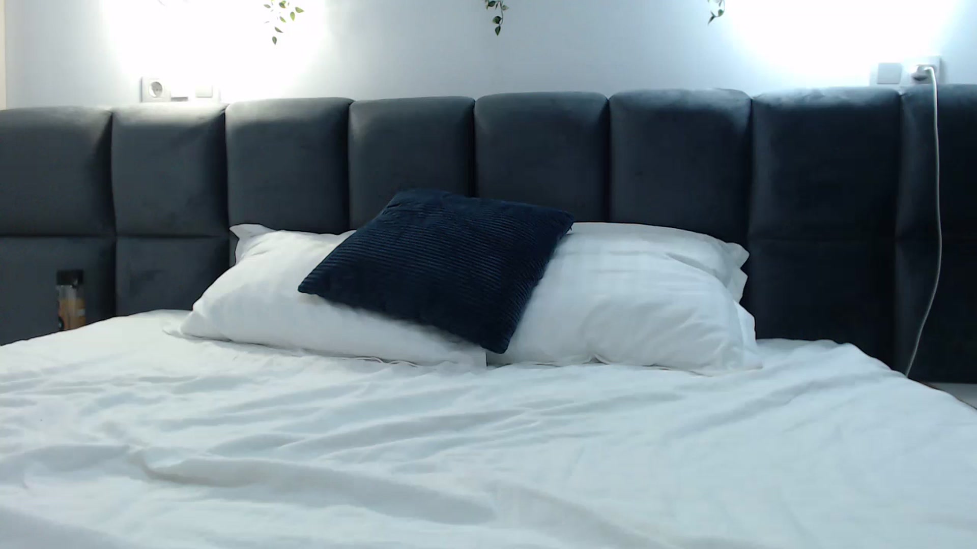 Gallery image thumbnail from call_me_em's myfreecams stream on, 08/19/2023, 20:09 image 2 of 20