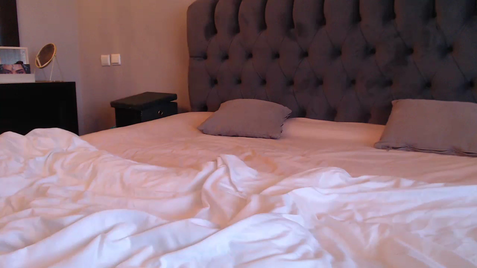 Gallery image thumbnail from call_me_em's myfreecams stream on, 09/09/2023, 08:44 image 6 of 20