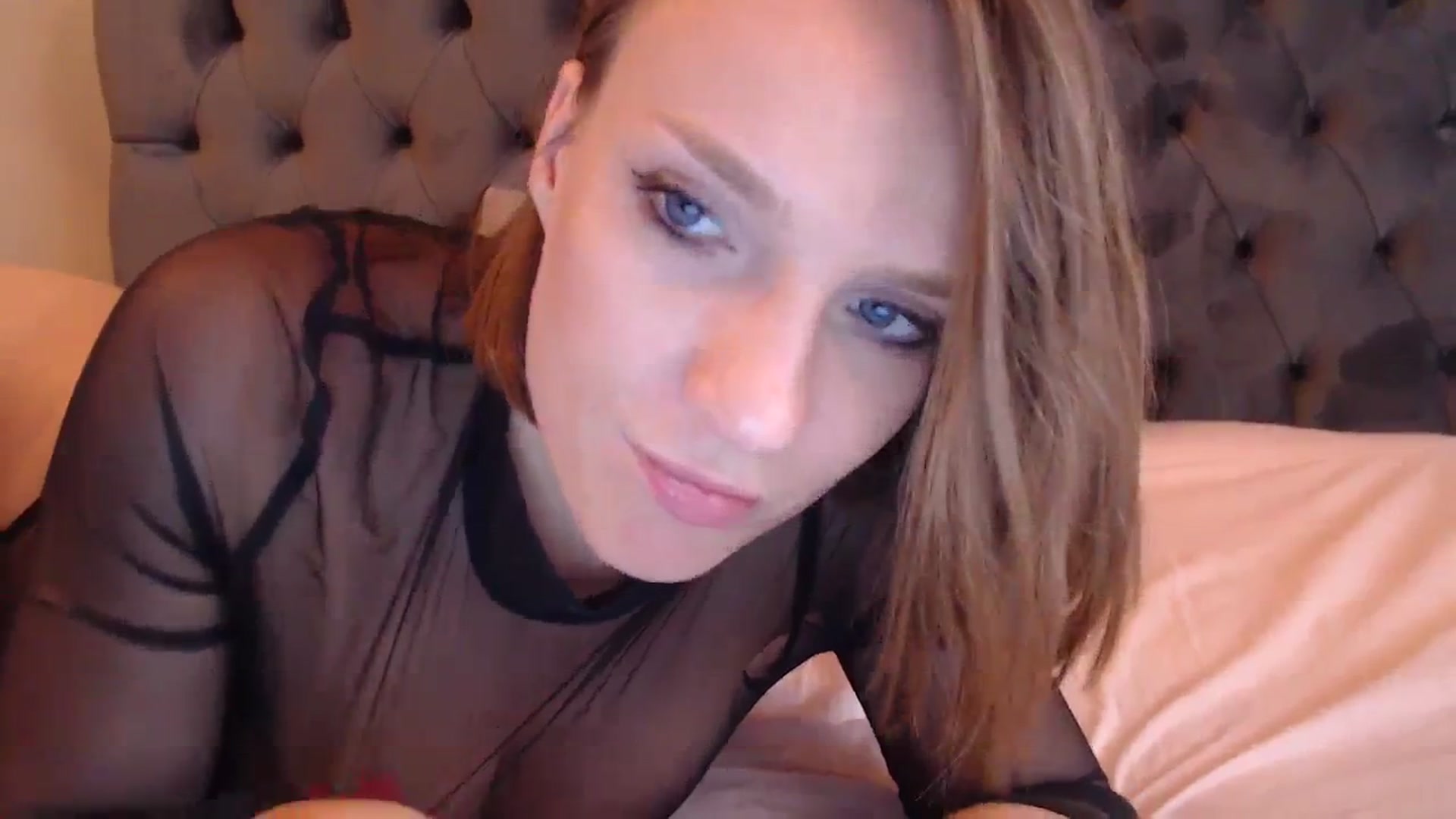 Gallery image thumbnail from call_me_em's myfreecams stream on, 09/16/2023, 10:36 image 2 of 20