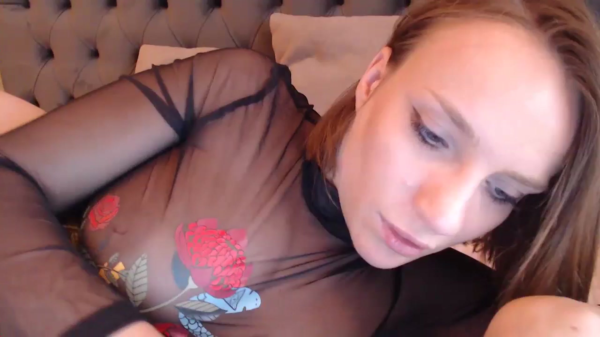 Gallery image thumbnail from call_me_em's myfreecams stream on, 09/16/2023, 10:36 image 20 of 20