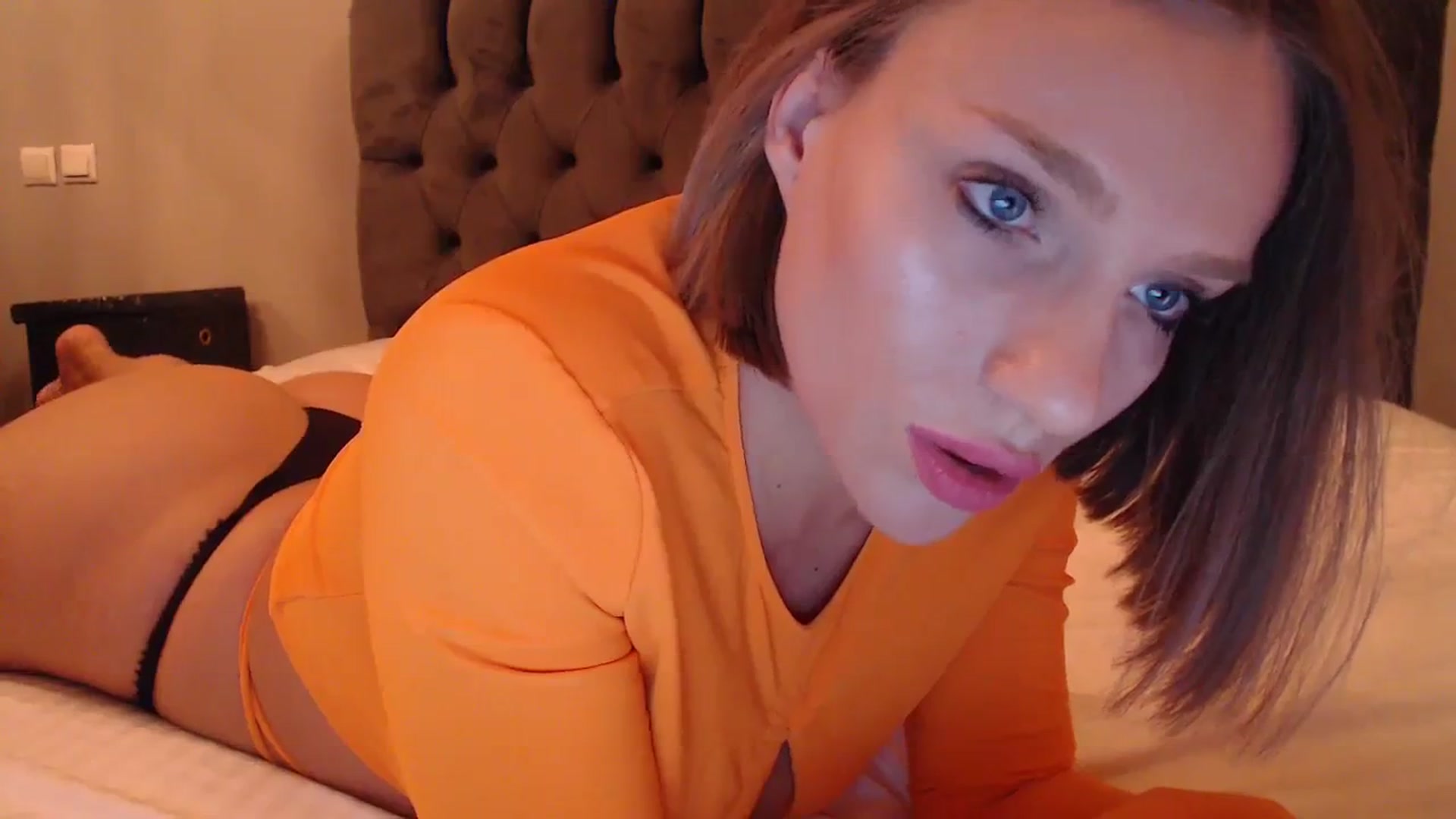 Gallery image thumbnail from call_me_em's myfreecams stream on, 09/25/2023, 16:59 image 3 of 20