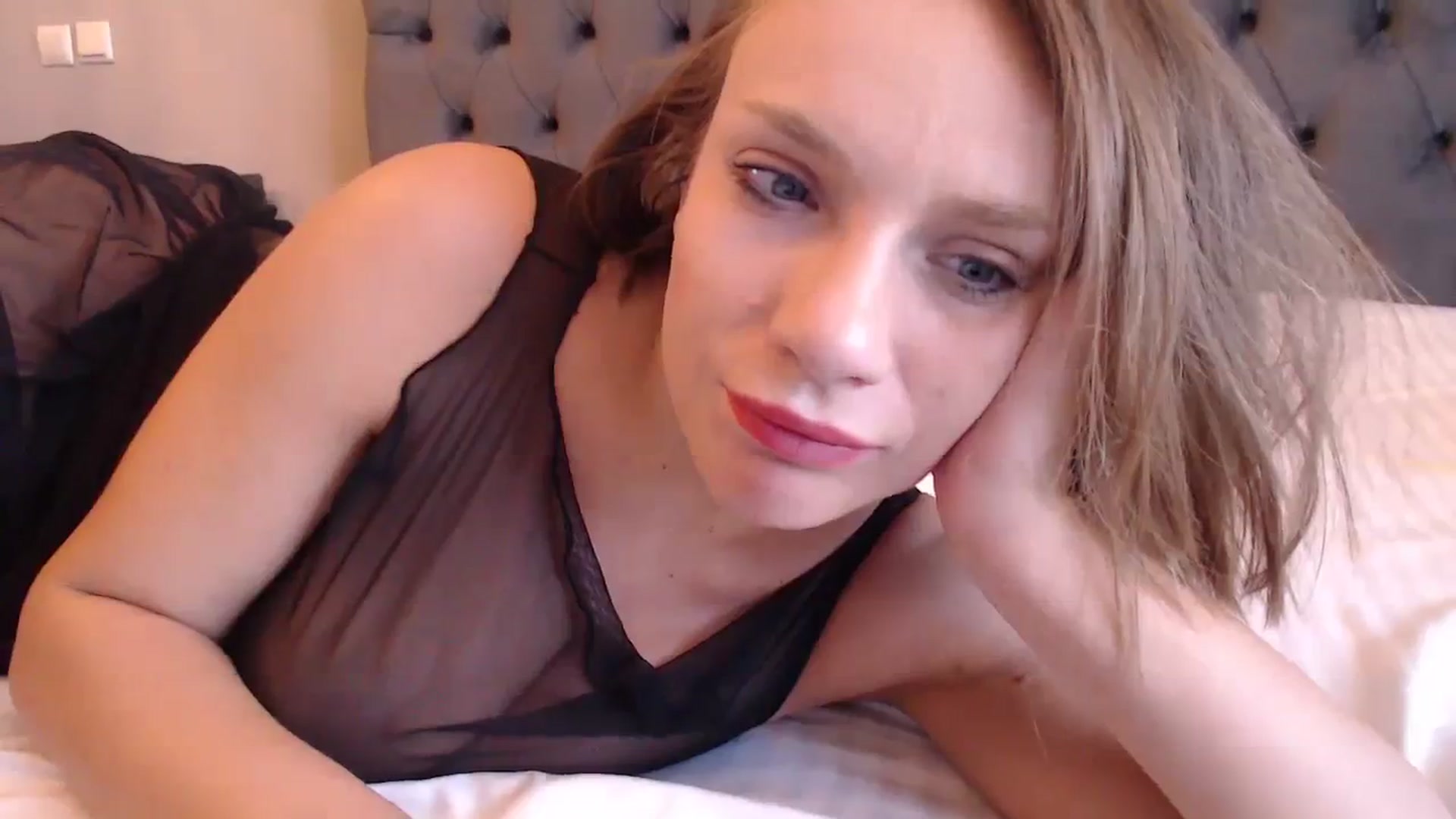 Gallery image thumbnail from call_me_em's myfreecams stream on, 09/26/2023, 08:23 image 10 of 20
