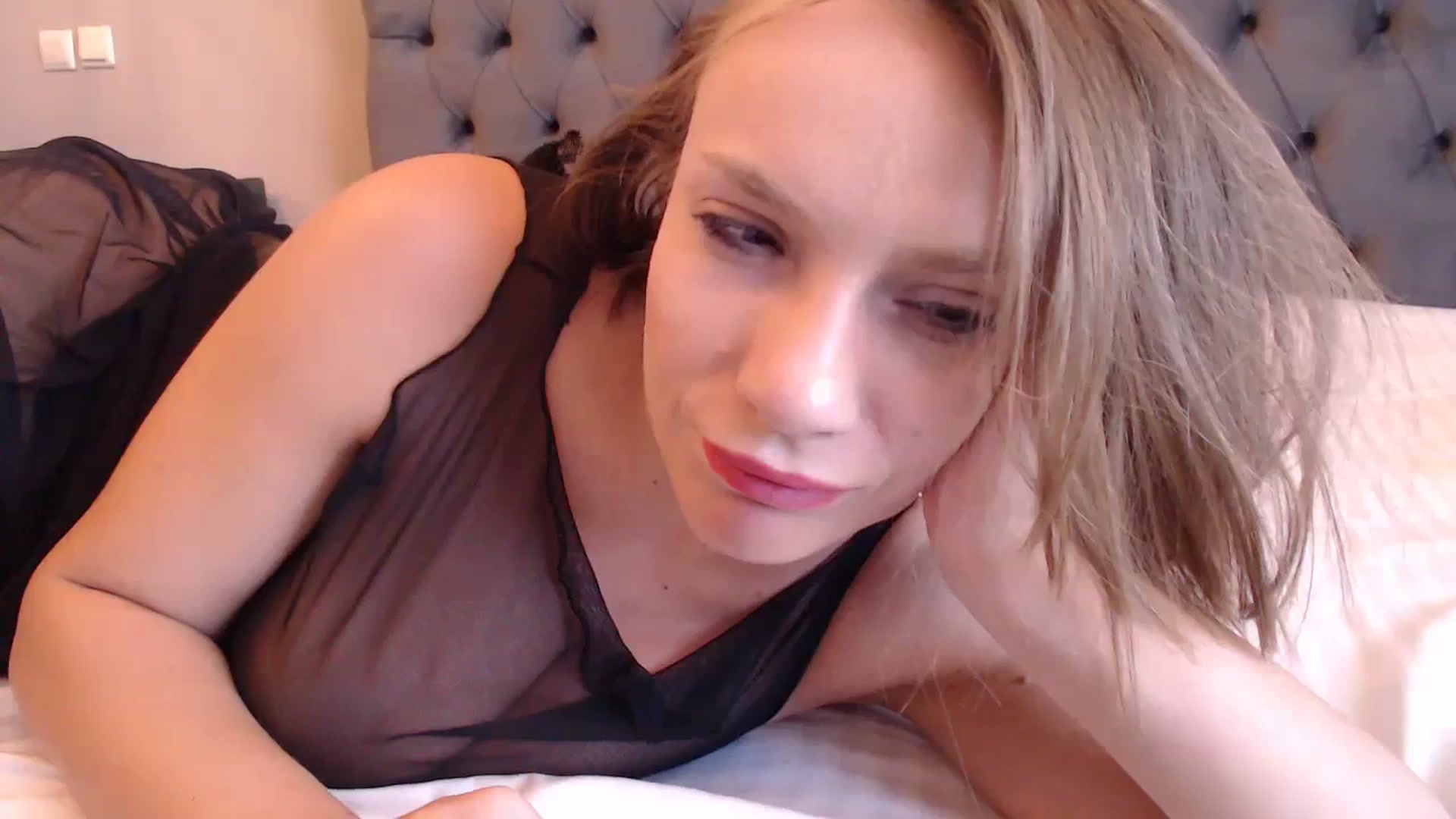 Gallery image thumbnail from call_me_em's myfreecams stream on, 09/26/2023, 08:23 image 11 of 20