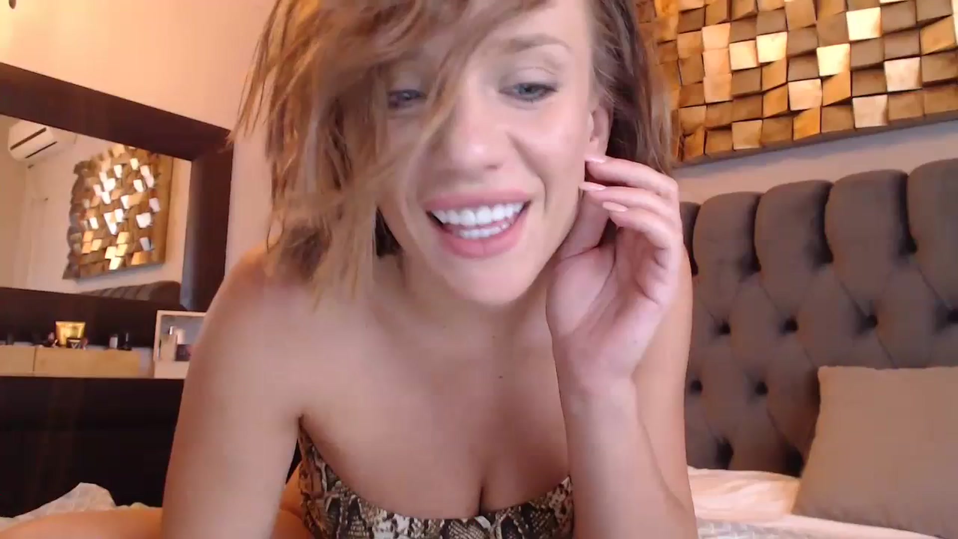 Gallery image thumbnail from call_me_em's myfreecams stream on, 09/29/2023, 13:07 image 5 of 20