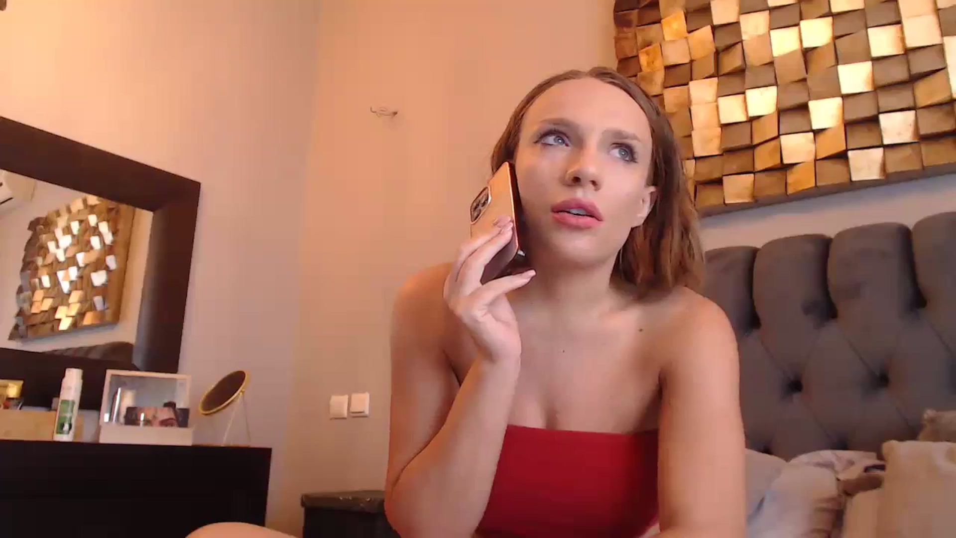 Gallery image thumbnail from call_me_em's myfreecams stream on, 10/03/2023, 07:56 image 13 of 20