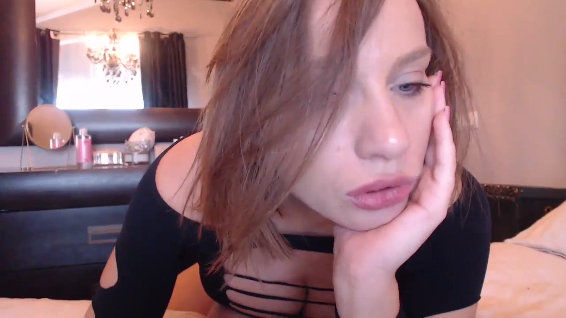 Gallery image thumbnail from call_me_em's myfreecams stream on, 10/25/2023, 07:57 image 17 of 20