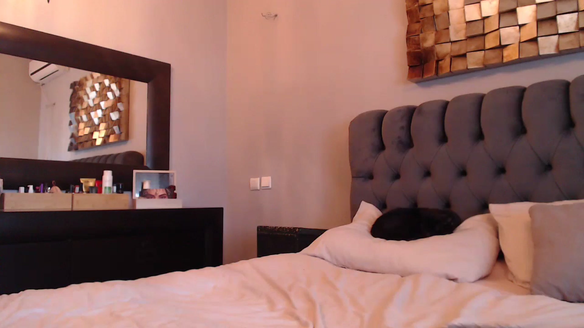 Gallery image thumbnail from call_me_em's myfreecams stream on, 10/25/2023, 10:40 image 14 of 20