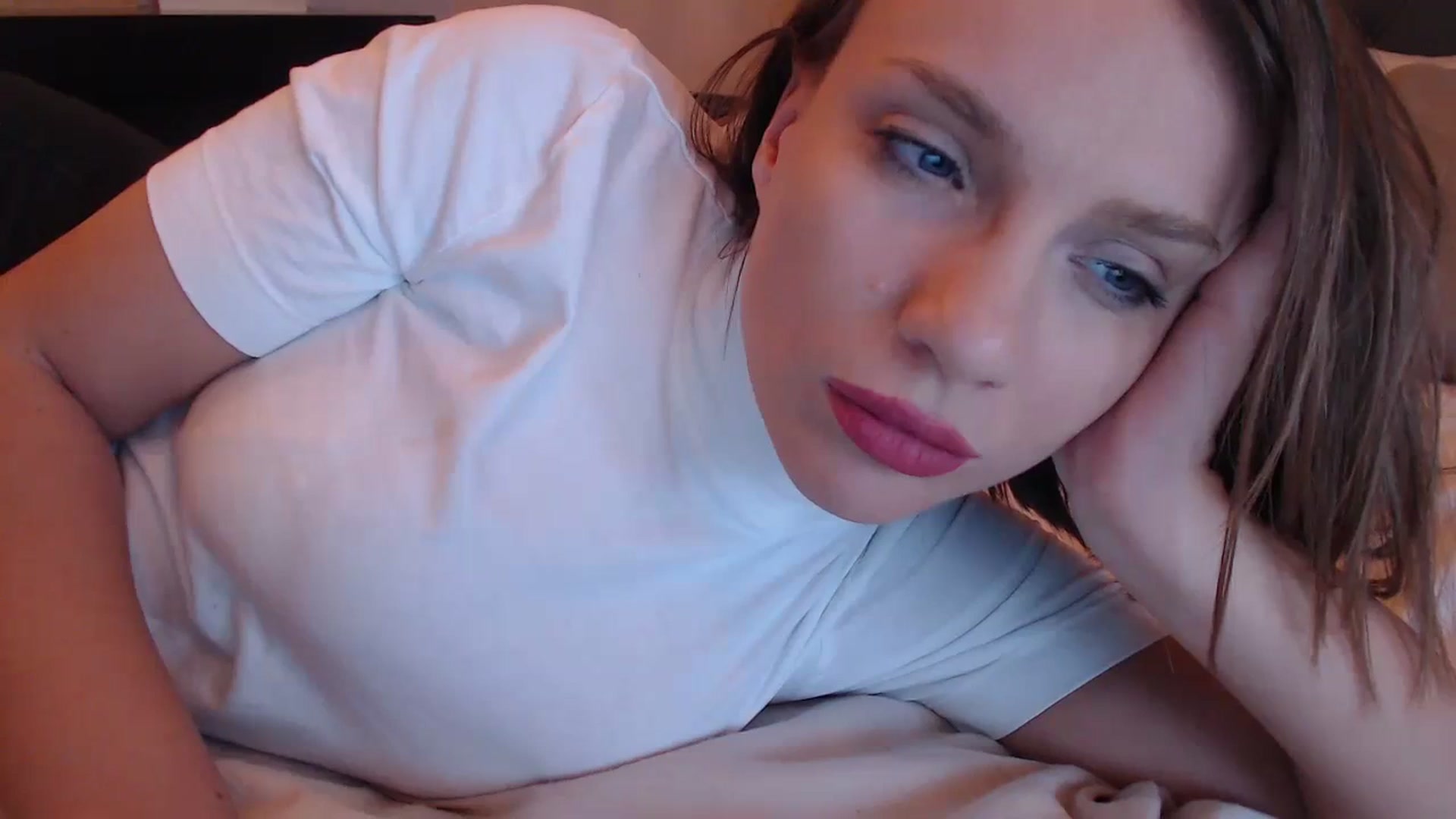 Gallery image thumbnail from call_me_em's myfreecams stream on, 10/25/2023, 14:17 image 8 of 20