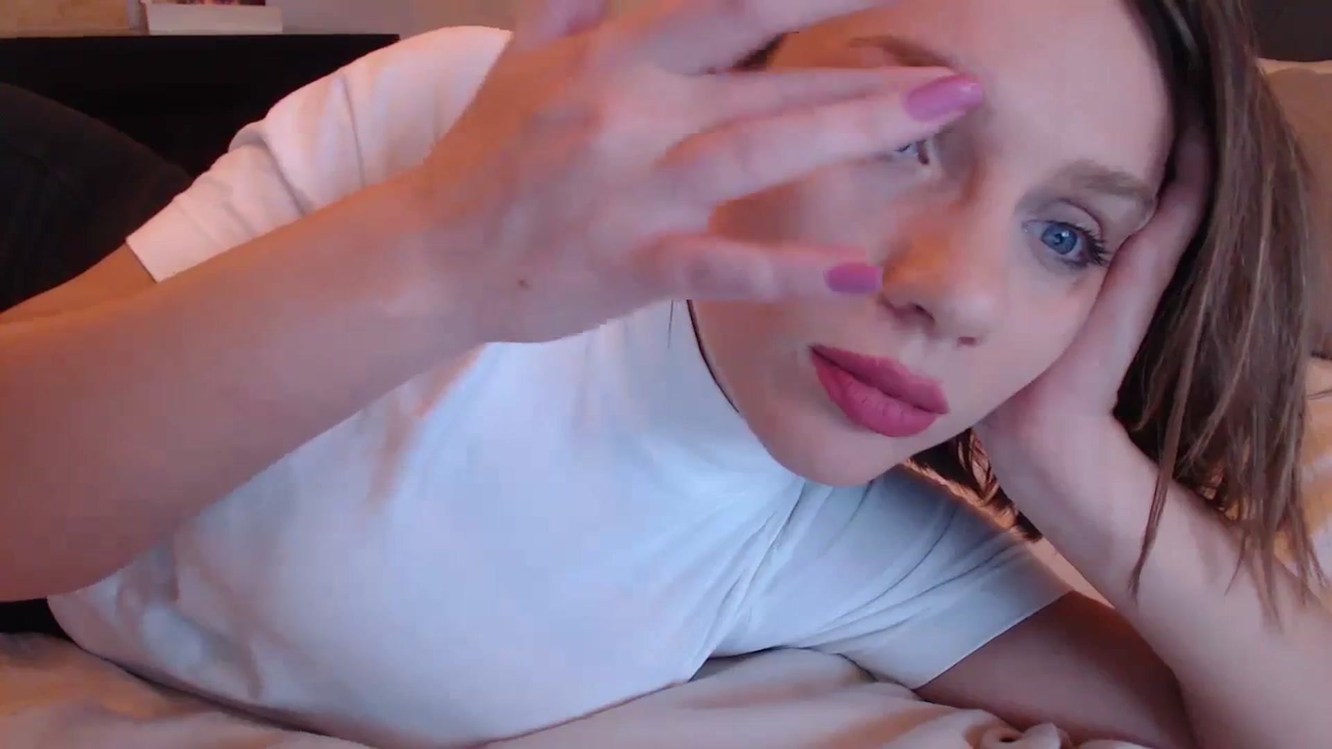 Gallery image thumbnail from call_me_em's myfreecams stream on, 10/25/2023, 14:17 image 6 of 20
