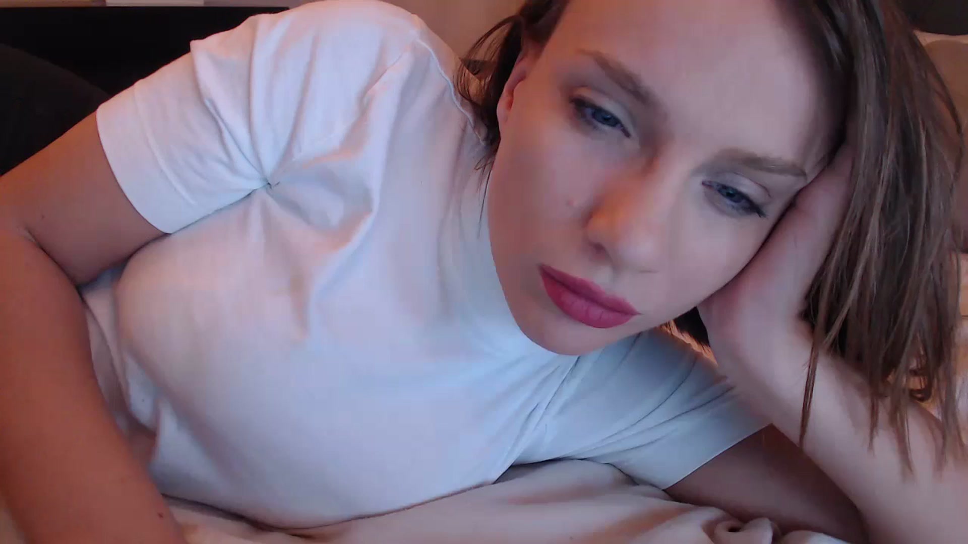 Gallery image thumbnail from call_me_em's myfreecams stream on, 10/25/2023, 14:17 image 7 of 20