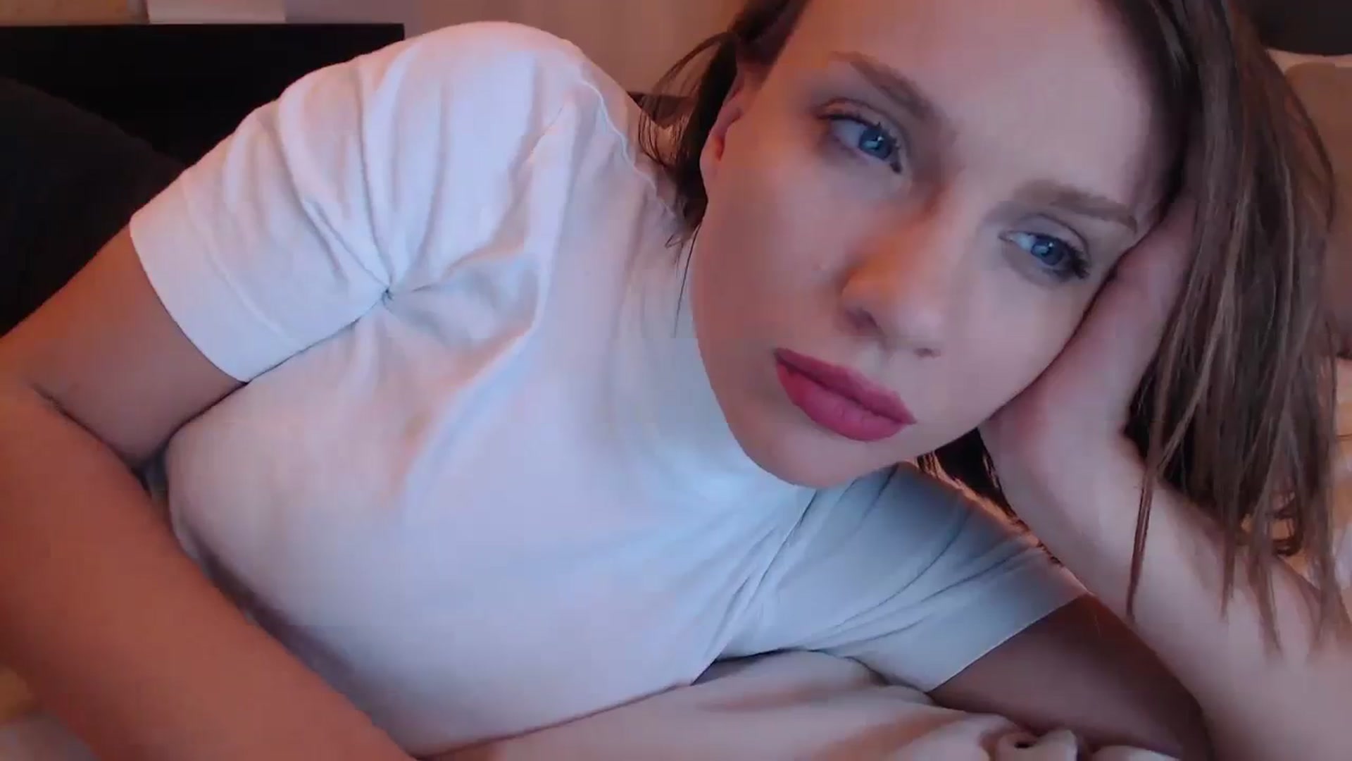 Gallery image thumbnail from call_me_em's myfreecams stream on, 10/25/2023, 14:17 image 9 of 20