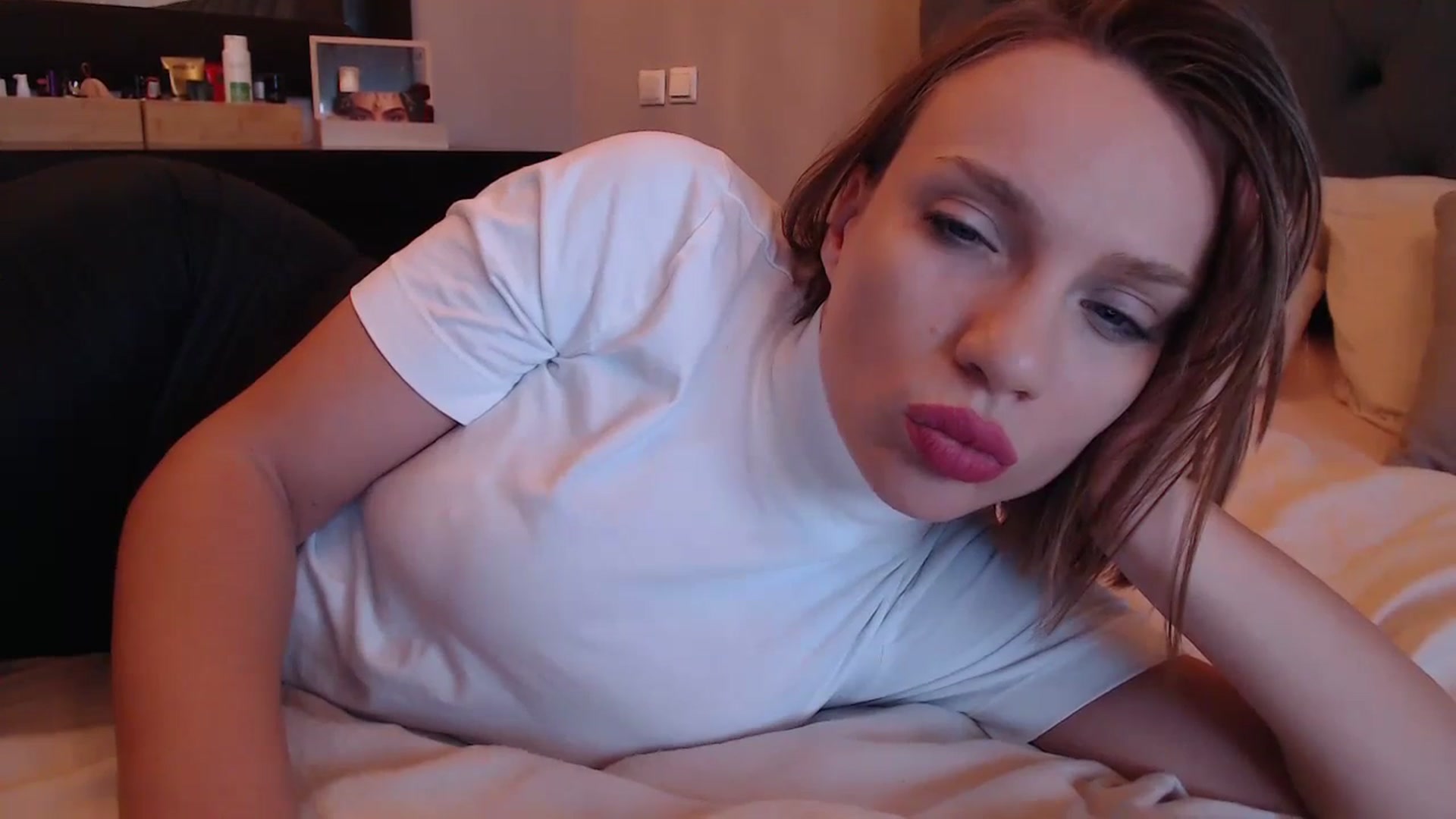 Gallery image thumbnail from call_me_em's myfreecams stream on, 10/25/2023, 14:17 image 4 of 20