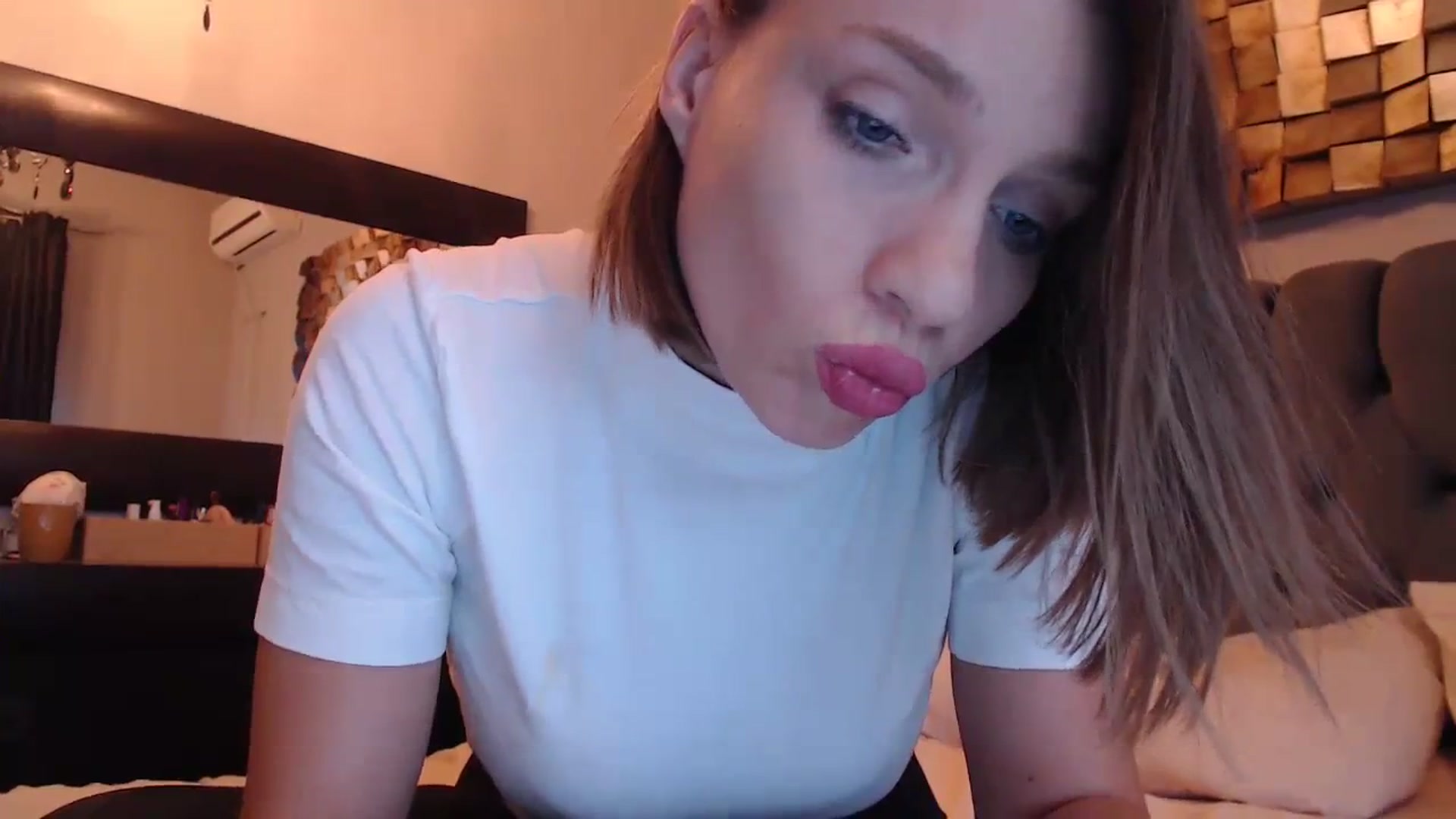 Gallery image thumbnail from call_me_em's myfreecams stream on, 10/25/2023, 14:49 image 8 of 20