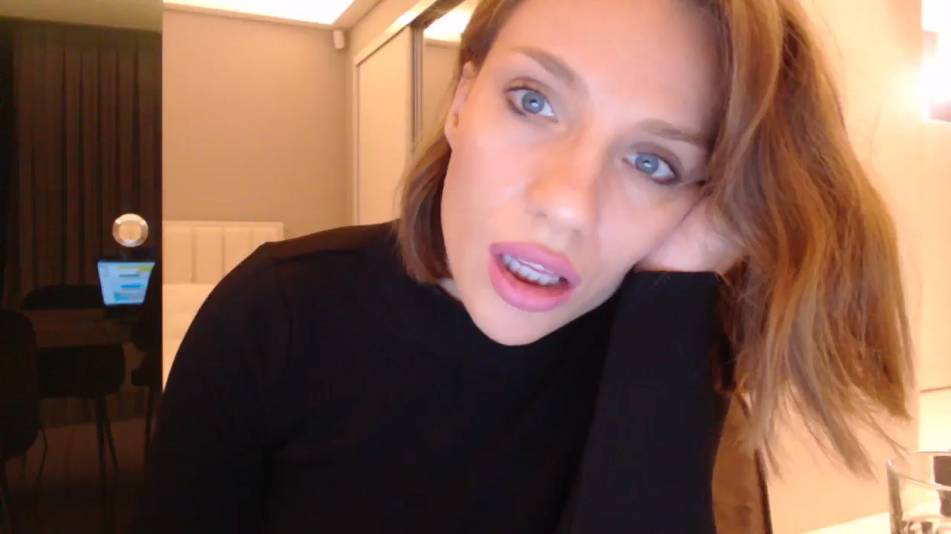 Gallery image thumbnail from call_me_em's myfreecams stream on, 11/05/2023, 17:27 image 7 of 20