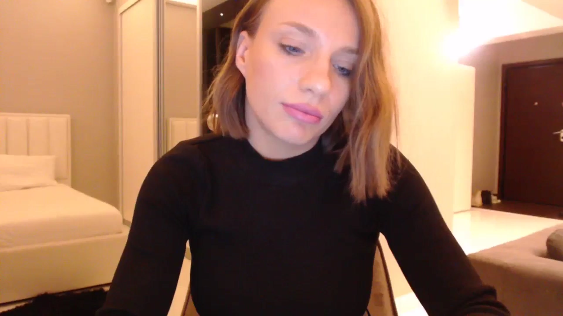 Gallery image thumbnail from call_me_em's myfreecams stream on, 11/05/2023, 17:27 image 14 of 20