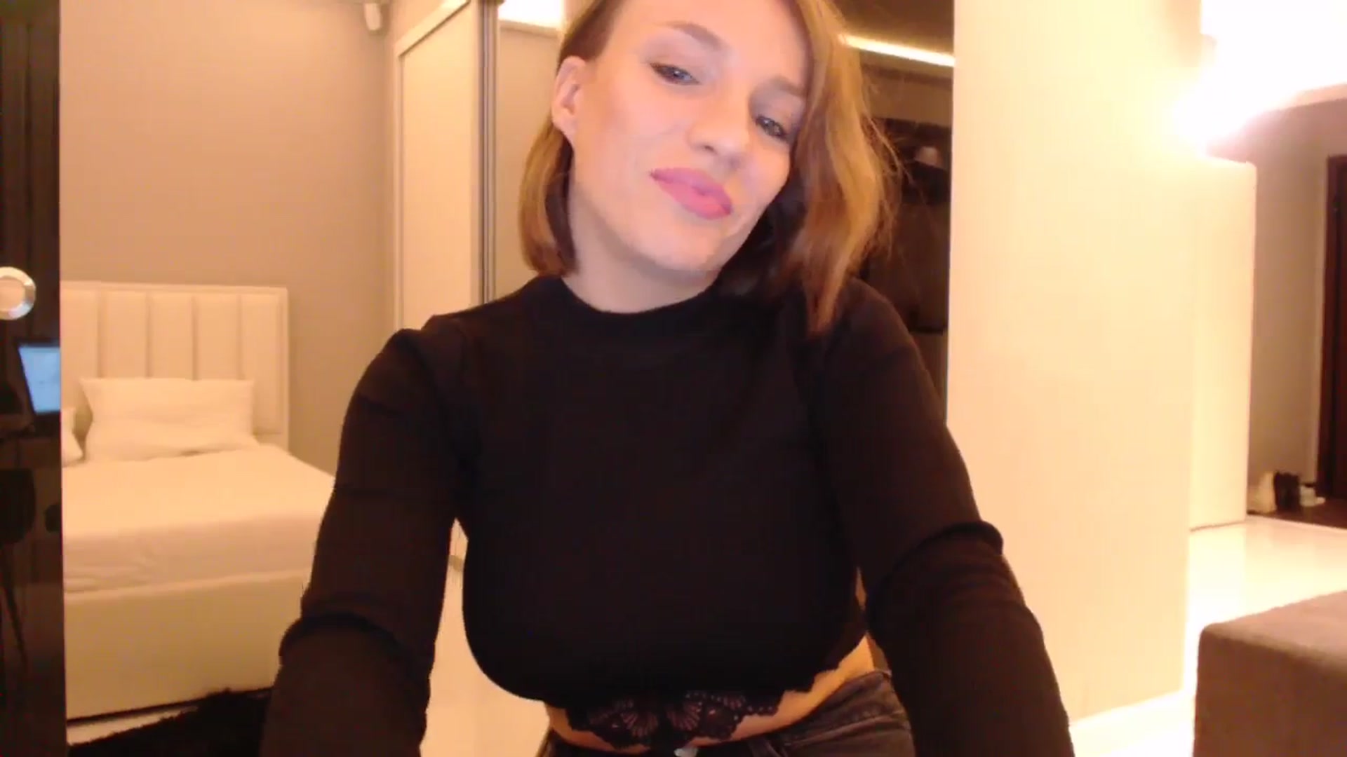 Gallery image thumbnail from call_me_em's myfreecams stream on, 11/05/2023, 17:27 image 2 of 20