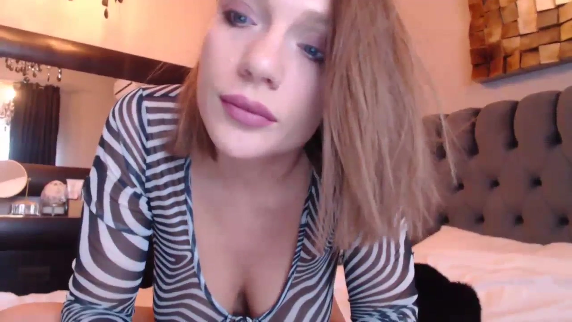 Gallery image thumbnail from call_me_em's myfreecams stream on, 11/10/2023, 08:18 image 13 of 20
