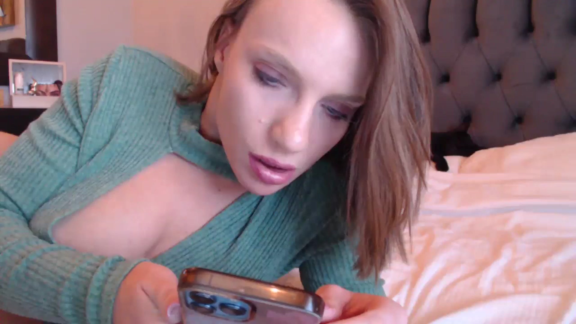 Gallery image thumbnail from call_me_em's myfreecams stream on, 11/10/2023, 10:48 image 7 of 20