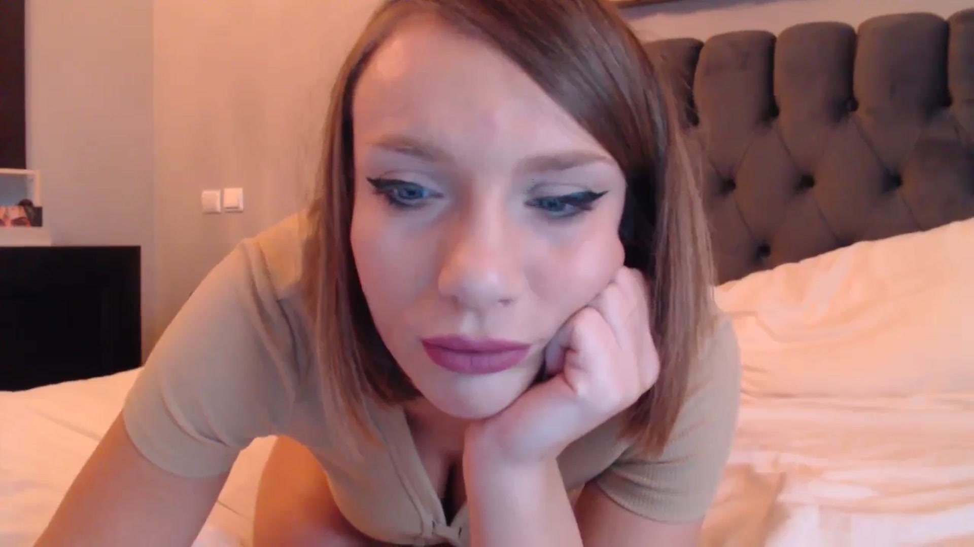 Gallery image thumbnail from call_me_em's myfreecams stream on, 11/13/2023, 08:13 image 9 of 20