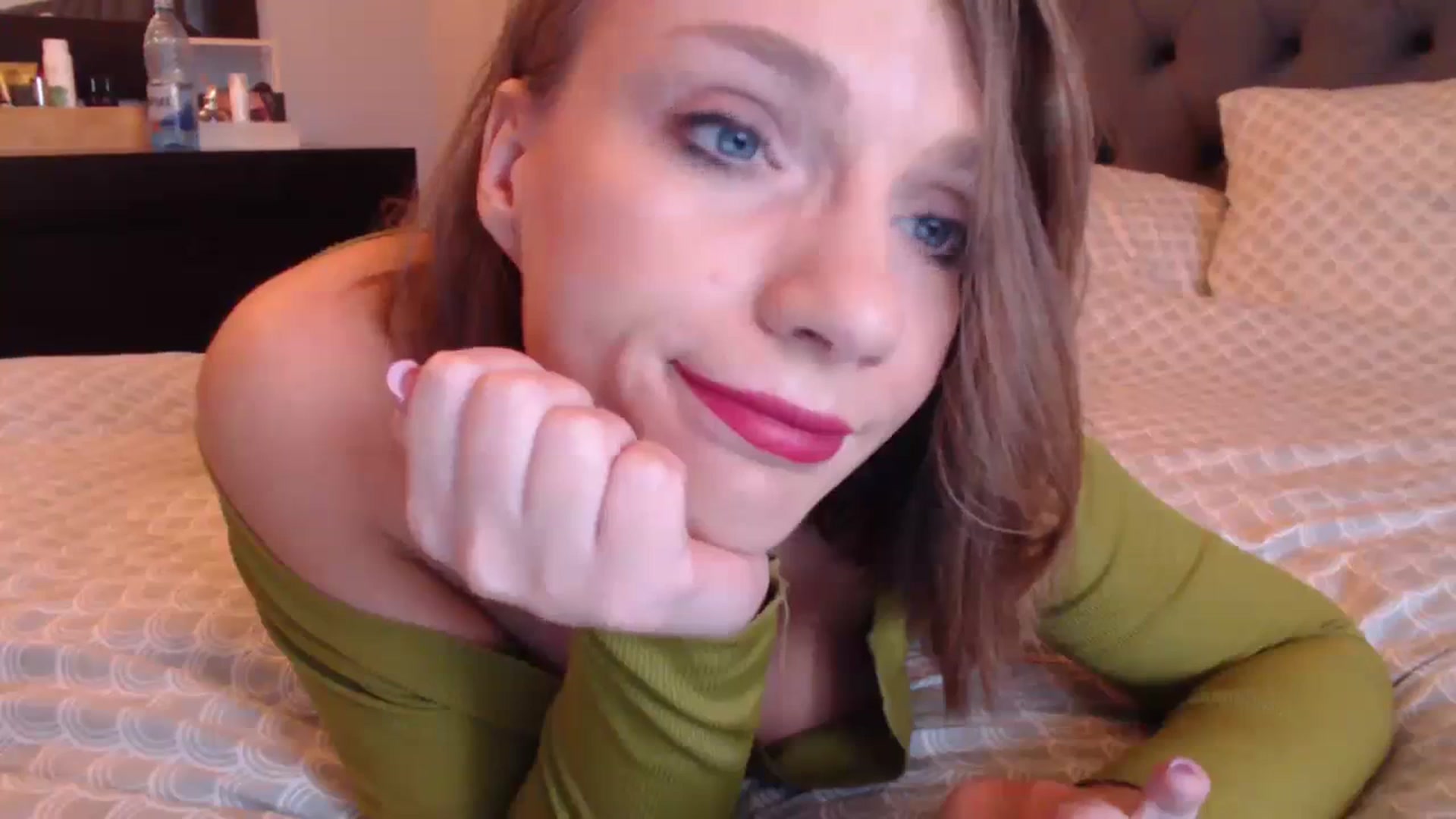 Gallery image thumbnail from call_me_em's myfreecams stream on, 11/14/2023, 08:41 image 3 of 20