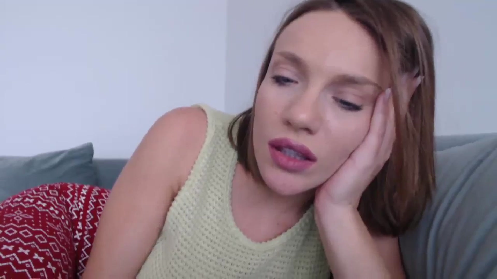 Gallery image thumbnail from call_me_em's myfreecams stream on, 11/15/2023, 12:31 image 16 of 20