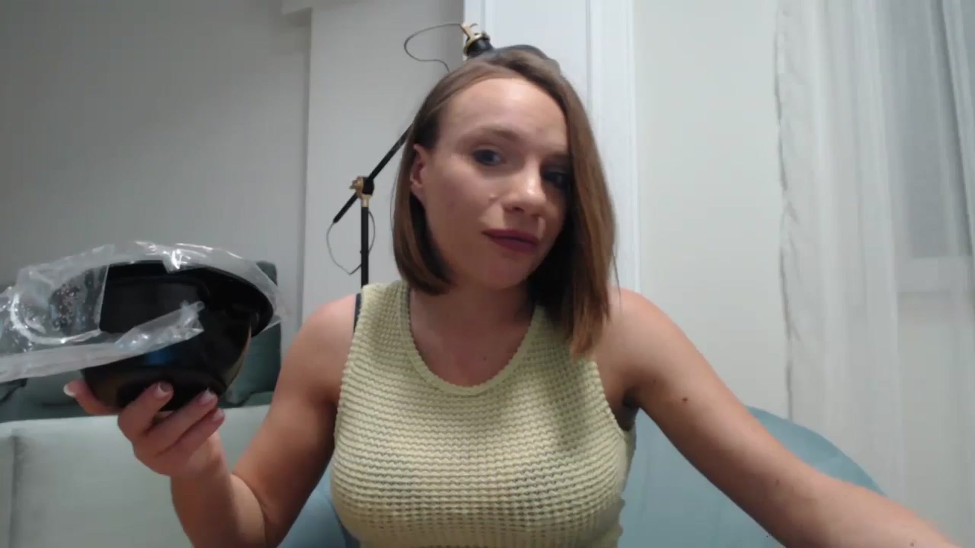 Gallery image thumbnail from call_me_em's myfreecams stream on, 11/15/2023, 21:23 image 12 of 20