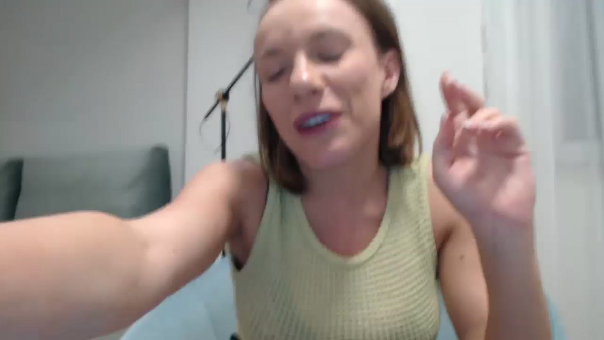 Gallery image thumbnail from call_me_em's myfreecams stream on, 11/15/2023, 21:23 image 10 of 20