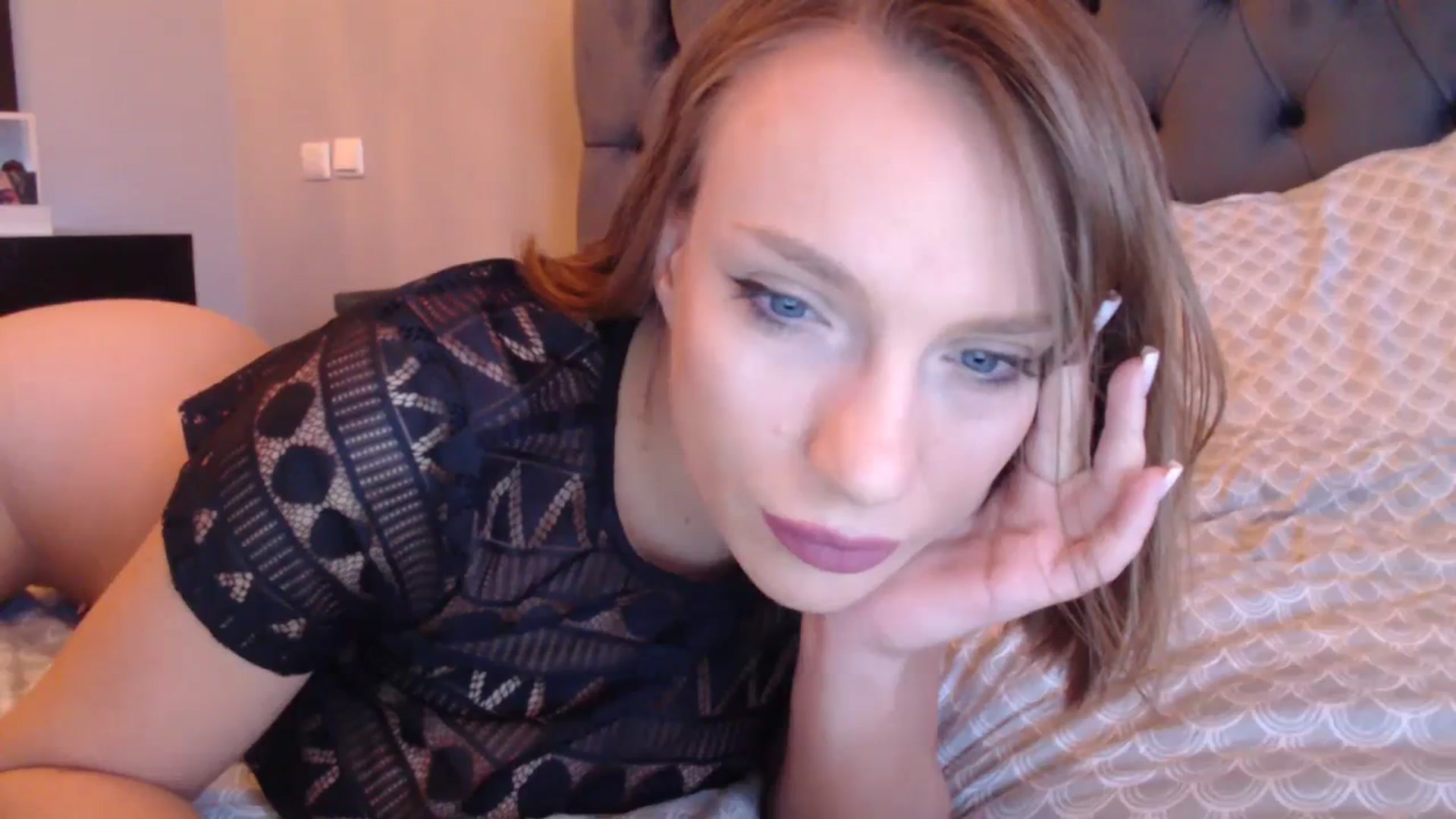 Gallery image thumbnail from call_me_em's myfreecams stream on, 11/20/2023, 09:22 image 3 of 20