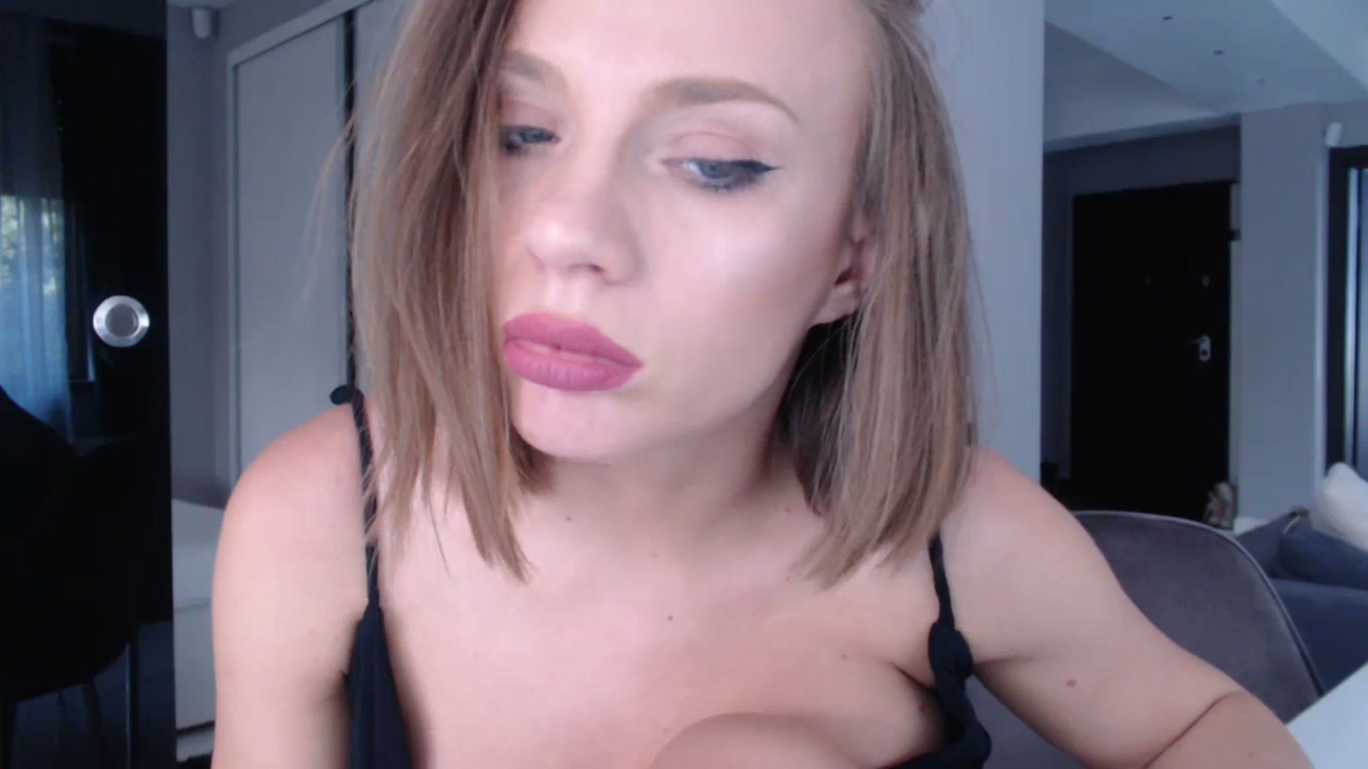 Gallery image thumbnail from call_me_em's myfreecams stream on, 11/23/2023, 11:50 image 5 of 20
