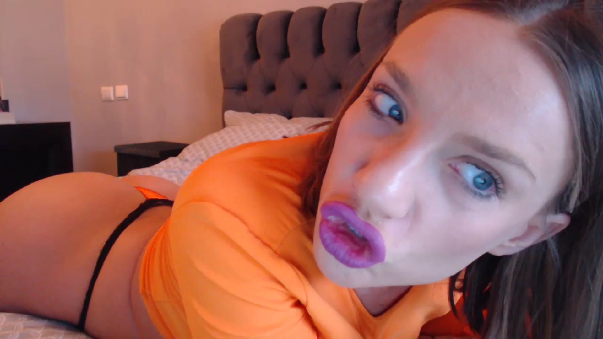 Gallery image thumbnail from call_me_em's myfreecams stream on, 11/29/2023, 08:36 image 12 of 20