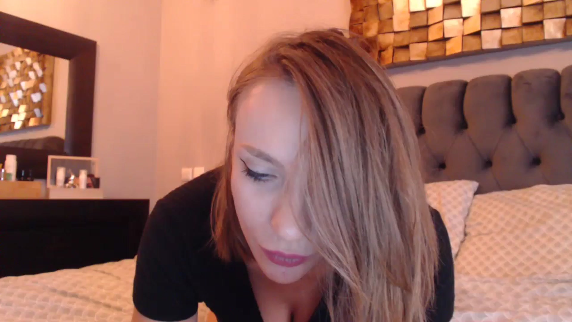 Gallery image thumbnail from call_me_em's myfreecams stream on, 12/04/2023, 09:19 image 13 of 20