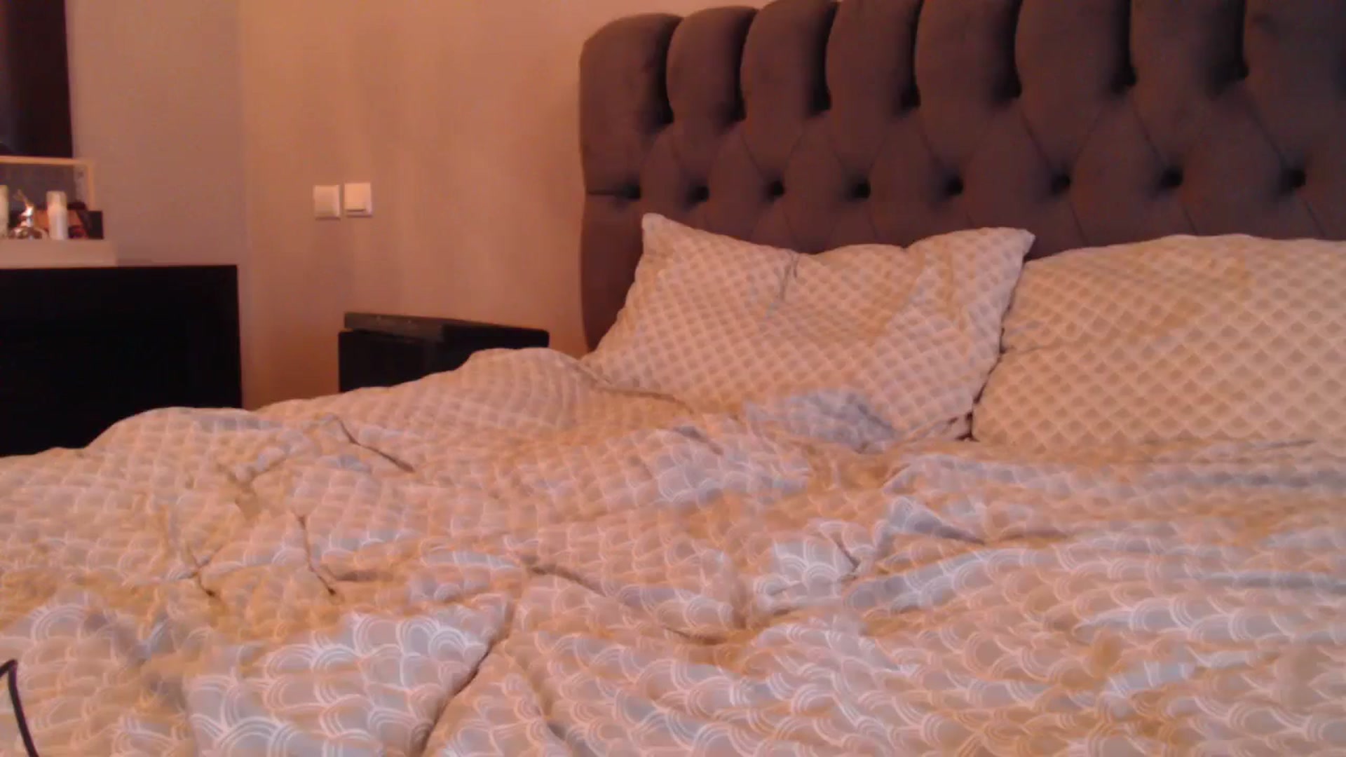 Gallery image thumbnail from call_me_em's myfreecams stream on, 12/04/2023, 09:19 image 16 of 20